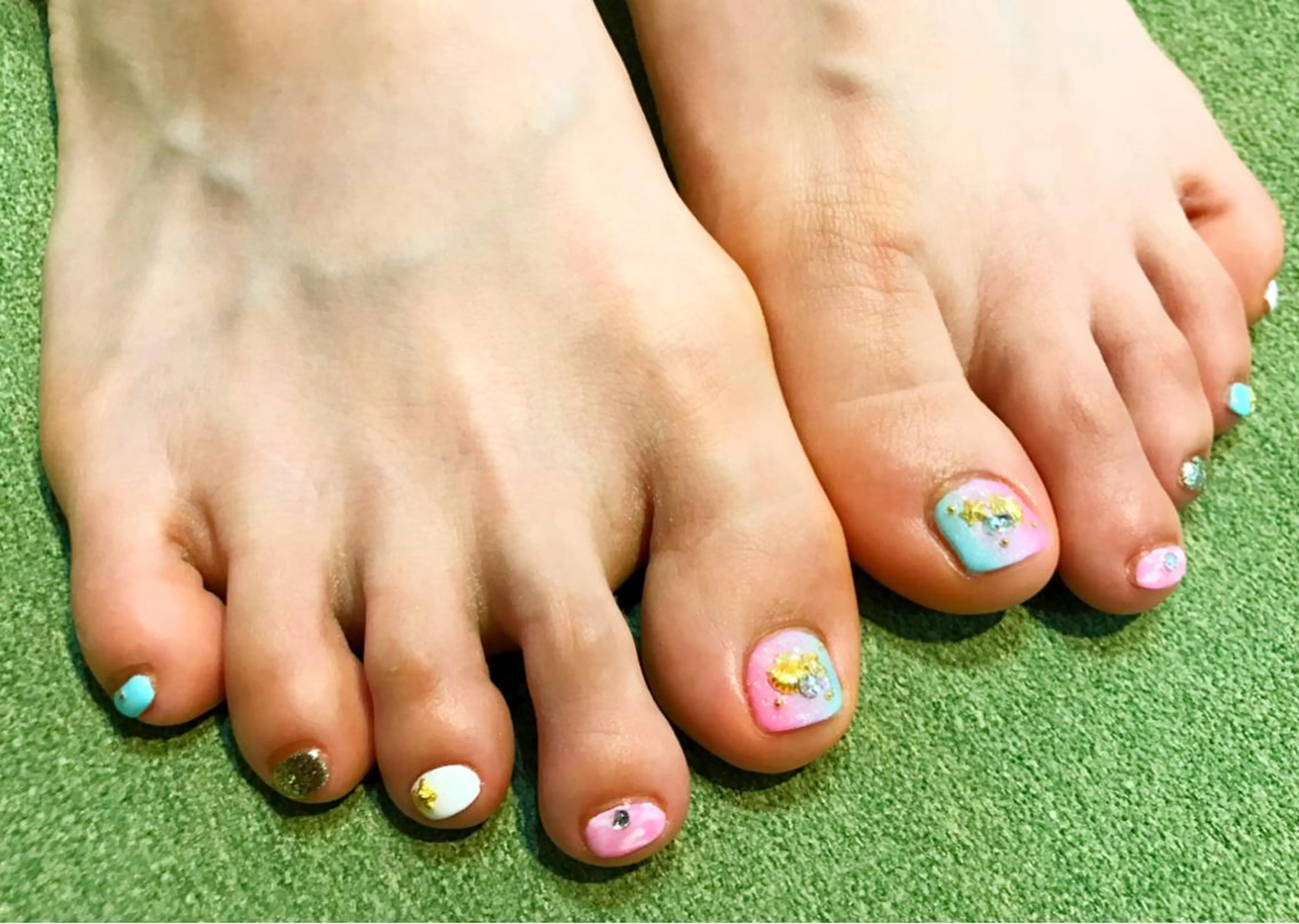 ネイル フットネイル 持ち込み Soeur ネイリストのネイルデザイン