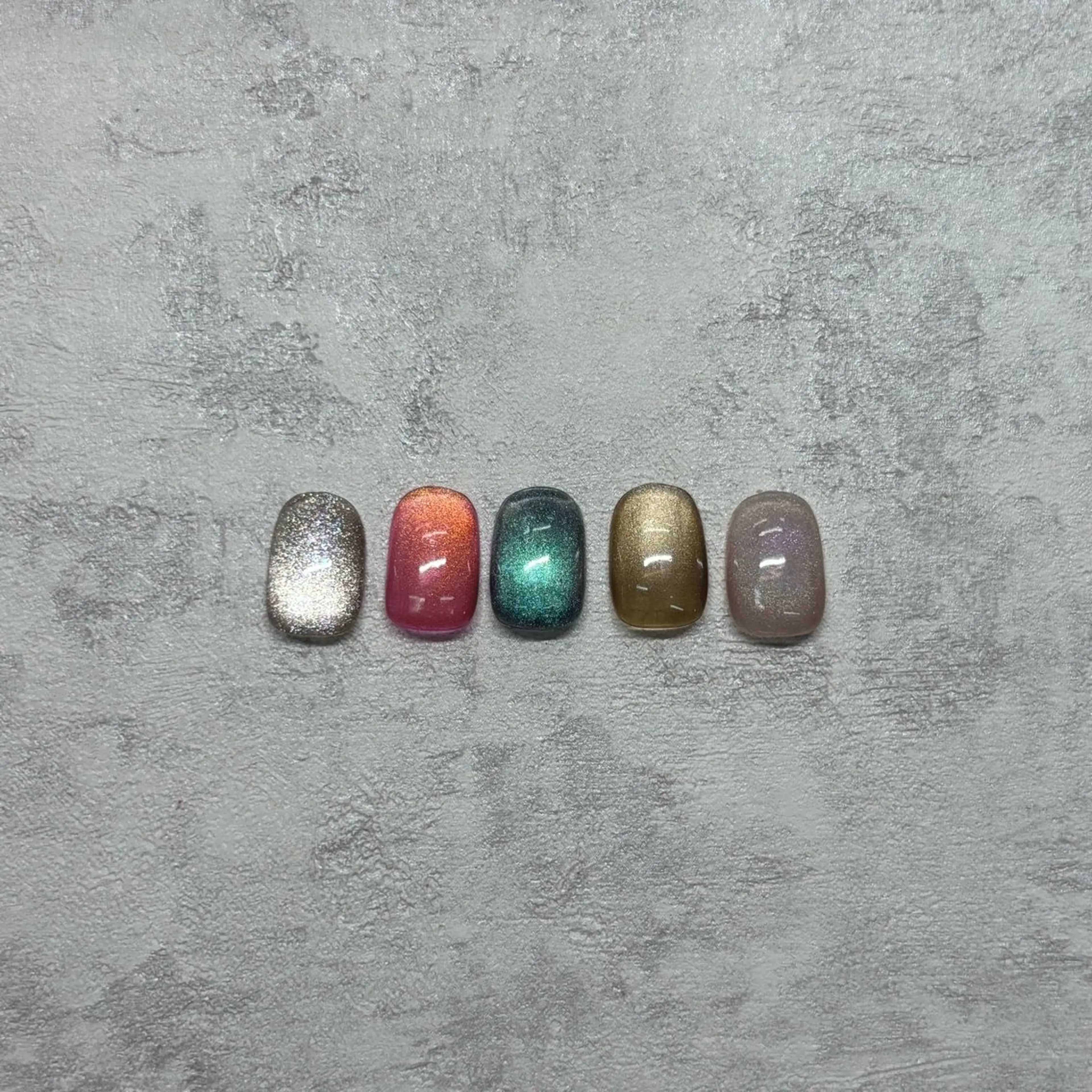 ネイル キラキラネイル マグネットネイル 2byMAXBEAUTY所属・渡辺 つぐみのネイルデザイン