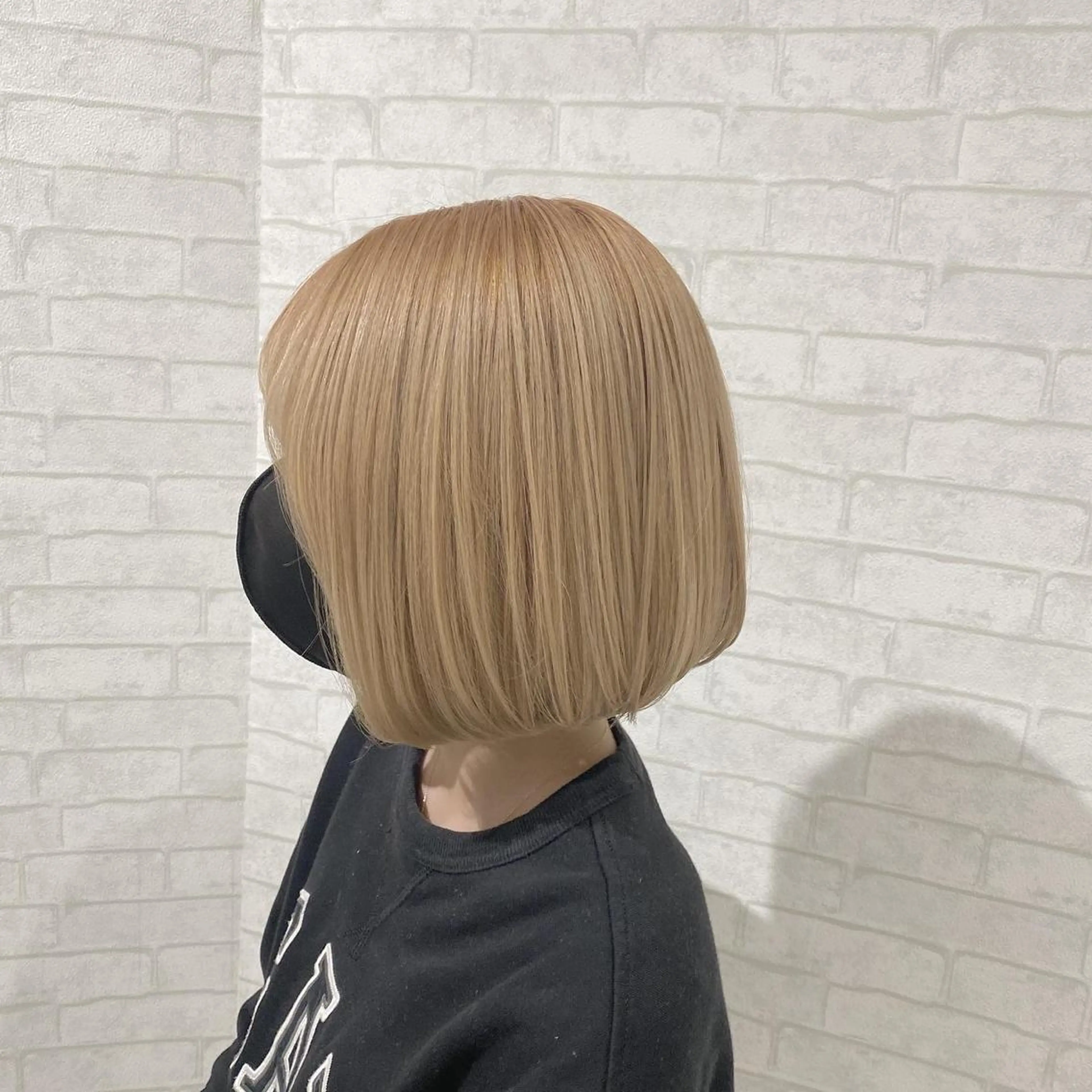 ショート カラー ベレーザ渋谷所属・🦋ハイトーン・髪質 改善🦋成嶋 朋希のヘアスタイル