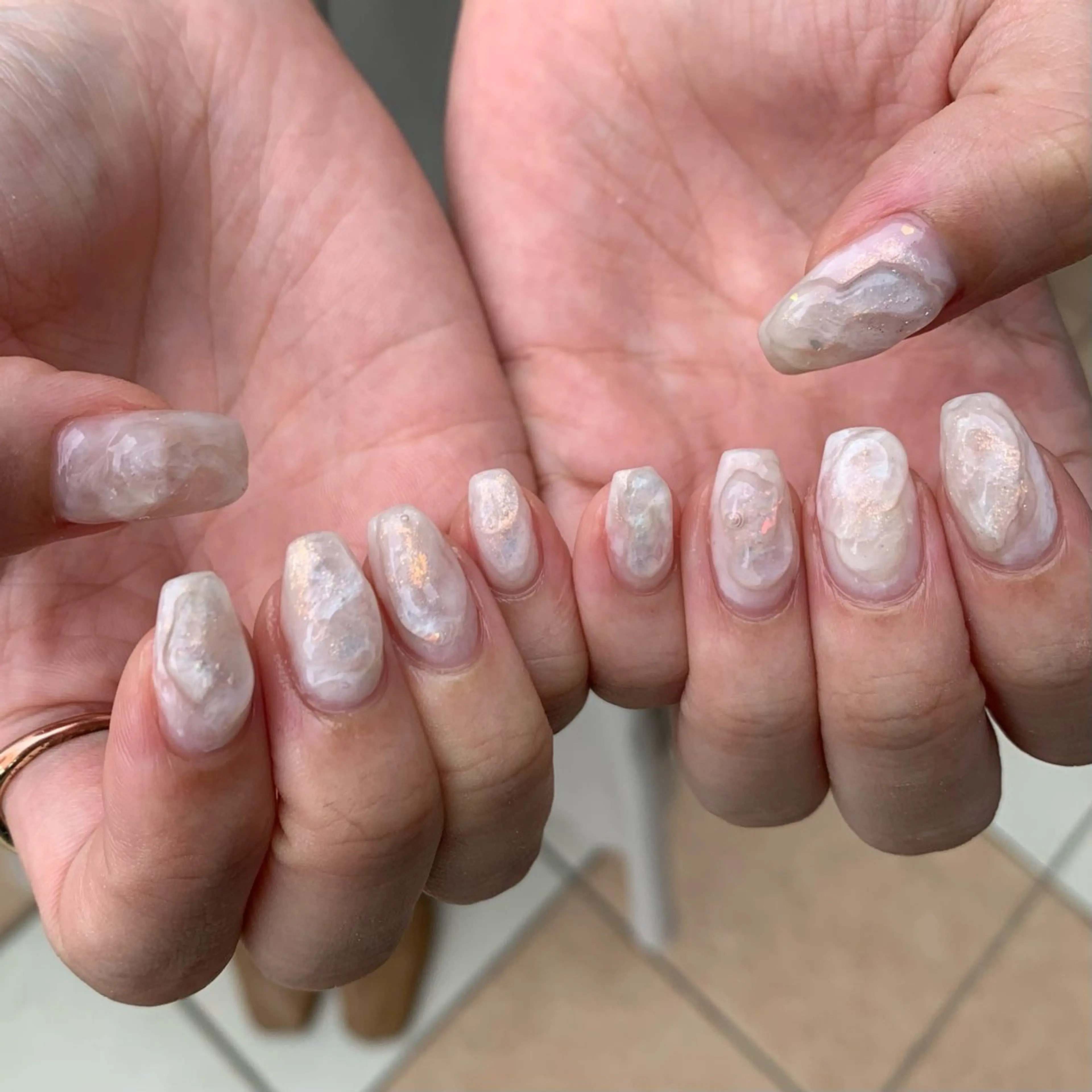 ネイル ジェルネイル 氷ネイル・うるうるネイル パラジェル ハンドネイル YUKIMO🍎名駅 /ニュアンスのネイルデザイン