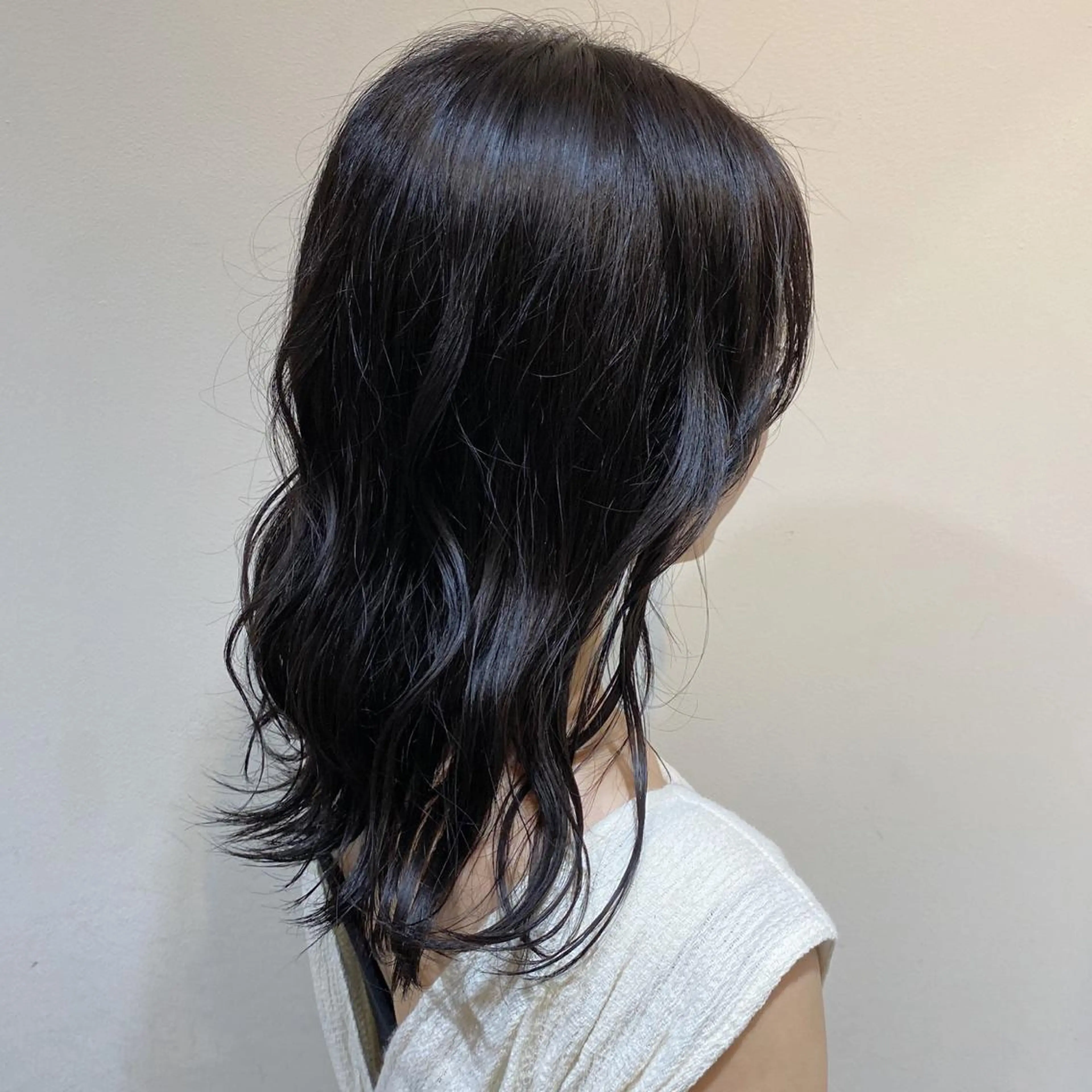 セミロング カラー ヘアアレンジ アッシュ アッシュブラウン ブラウンカラー 伊藤 玲衣のヘアスタイル