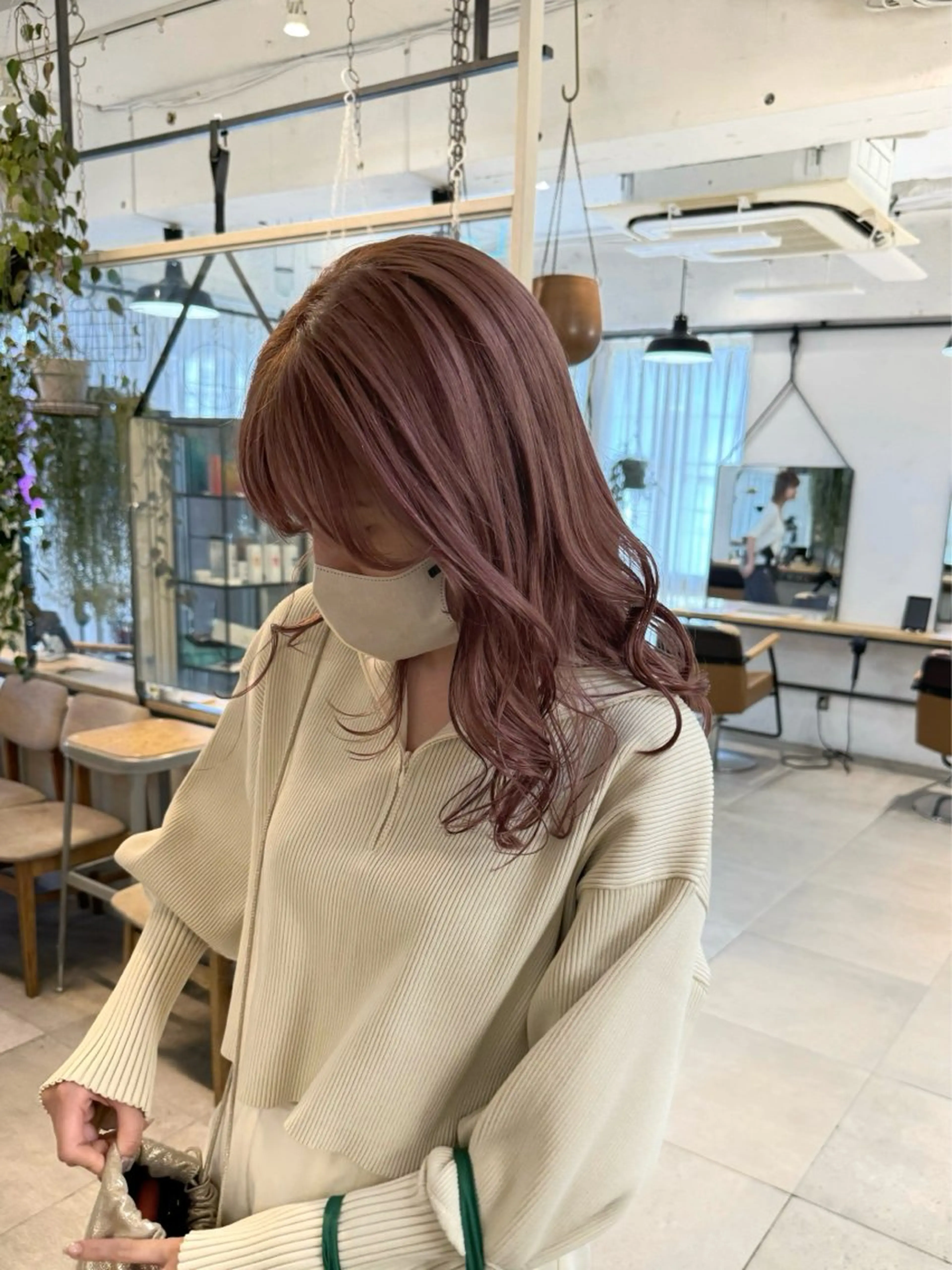セミロング カラー ベージュカラー ブリーチ ミルクティーベージュ ピンクカラー ヘアカラー 艶カラー 🤍🫧/makoのヘアスタイル