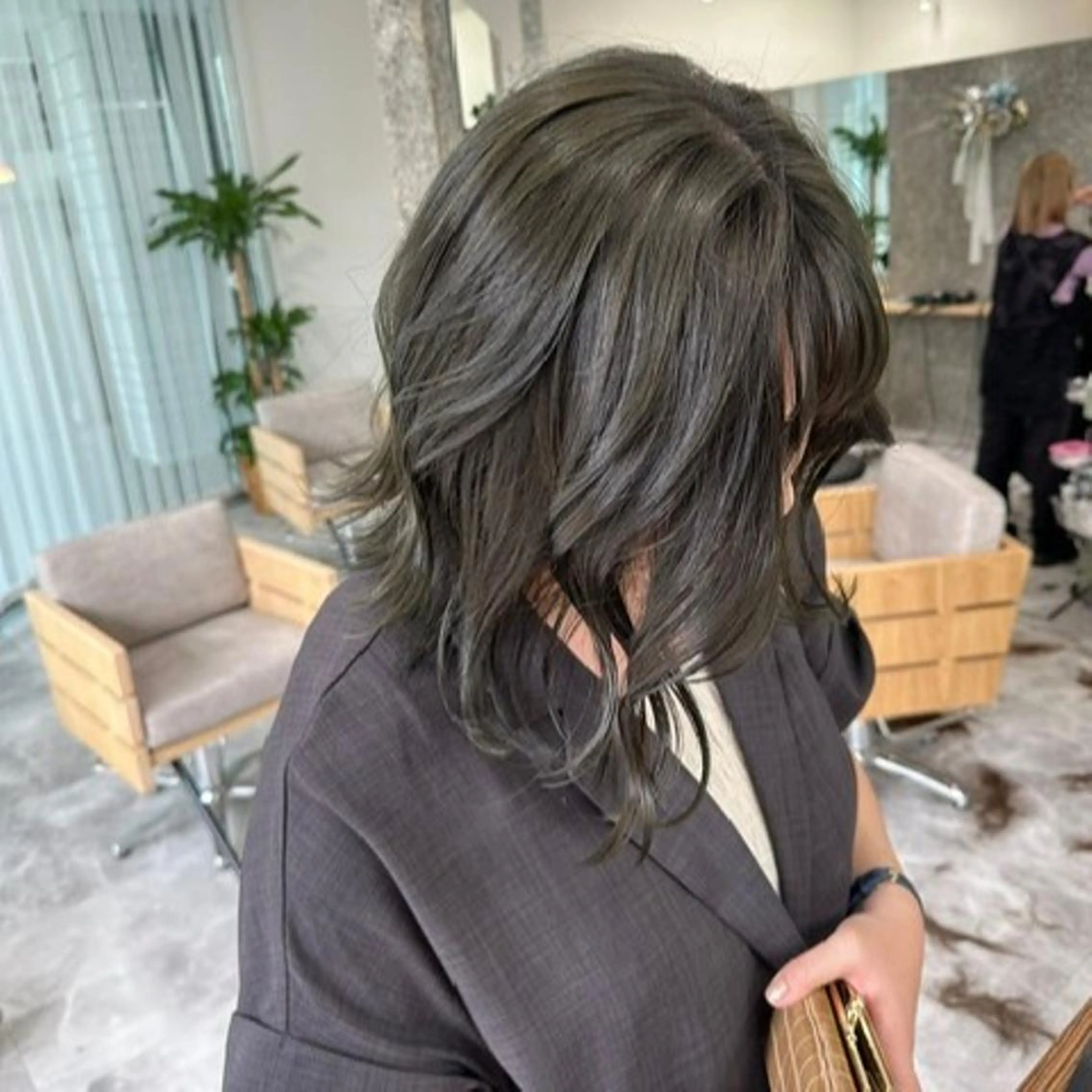 ミディアム ショートボブ ボブ ハイライト 髪質改善 縮毛矯正 ヘアカラー トリートメント ミルクティーベージュ 近鉄奈良駅　向田のヘアスタイル