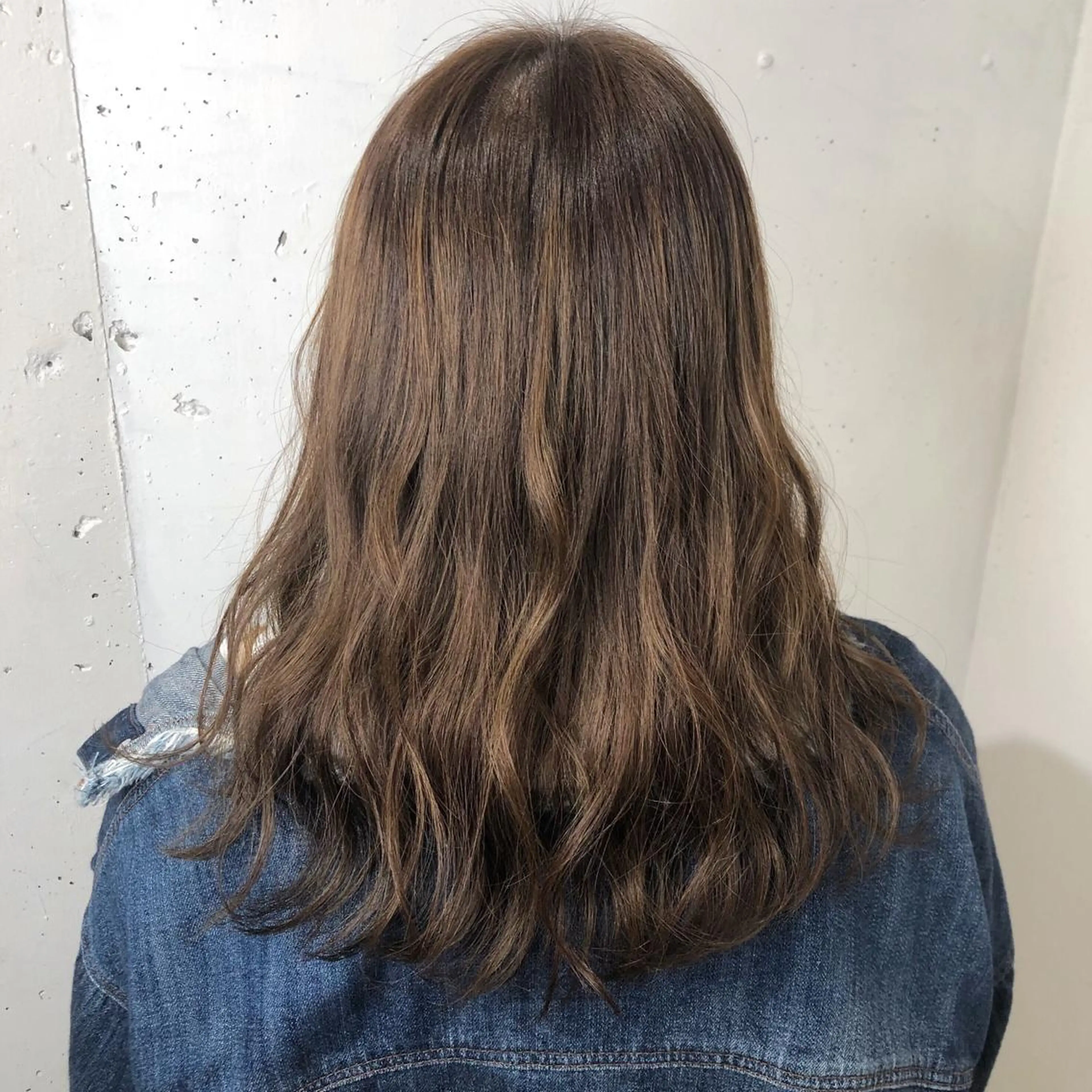 ロング カラー パーマ ヘアアレンジ ヘアカラー トリートメント ヘアセット 八巻 晴香のヘアスタイル