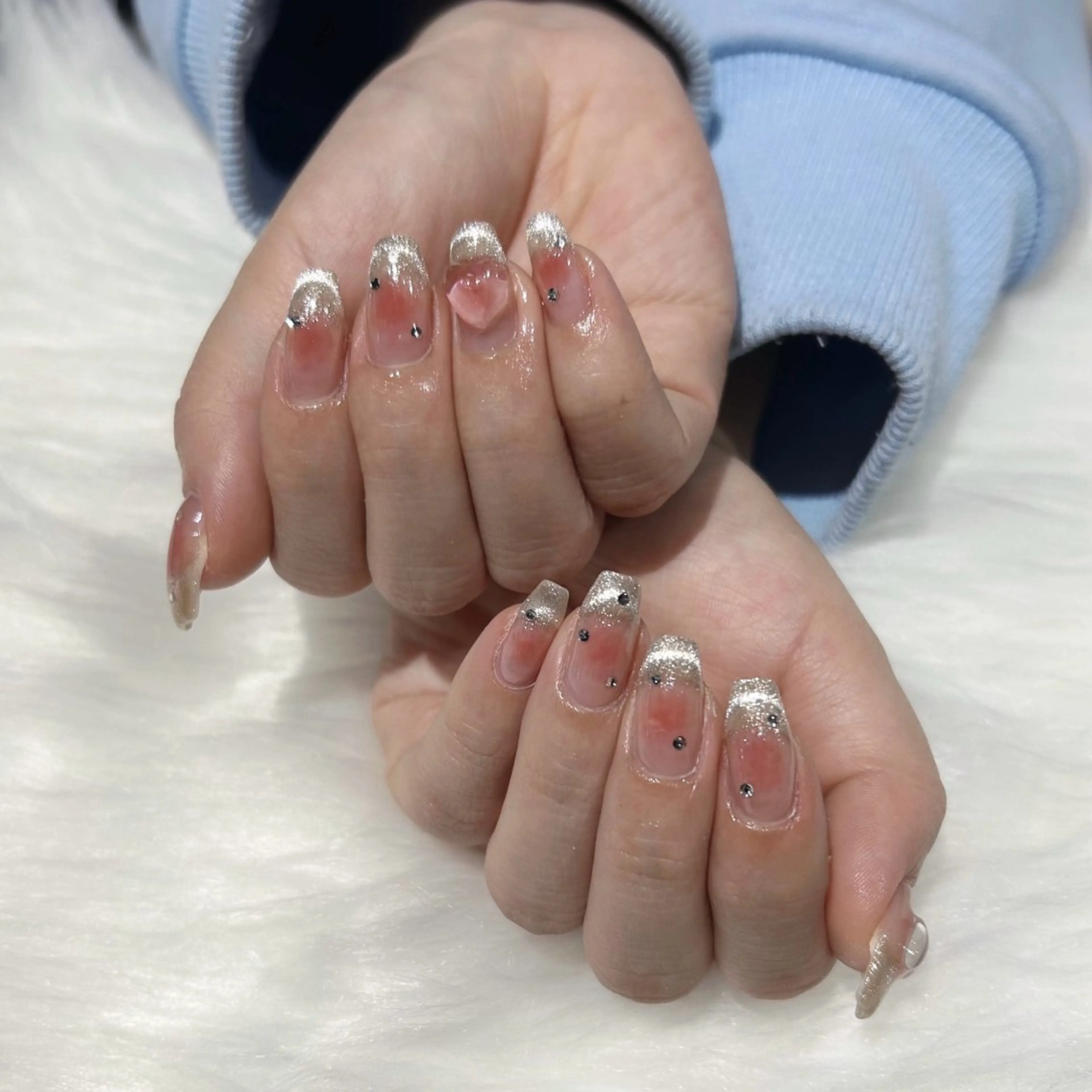 ネイル チークネイル フレンチネイル ハート キラキラネイル マグネットネイル ハンドネイル ぷりゅねる 心斎橋のネイルデザイン