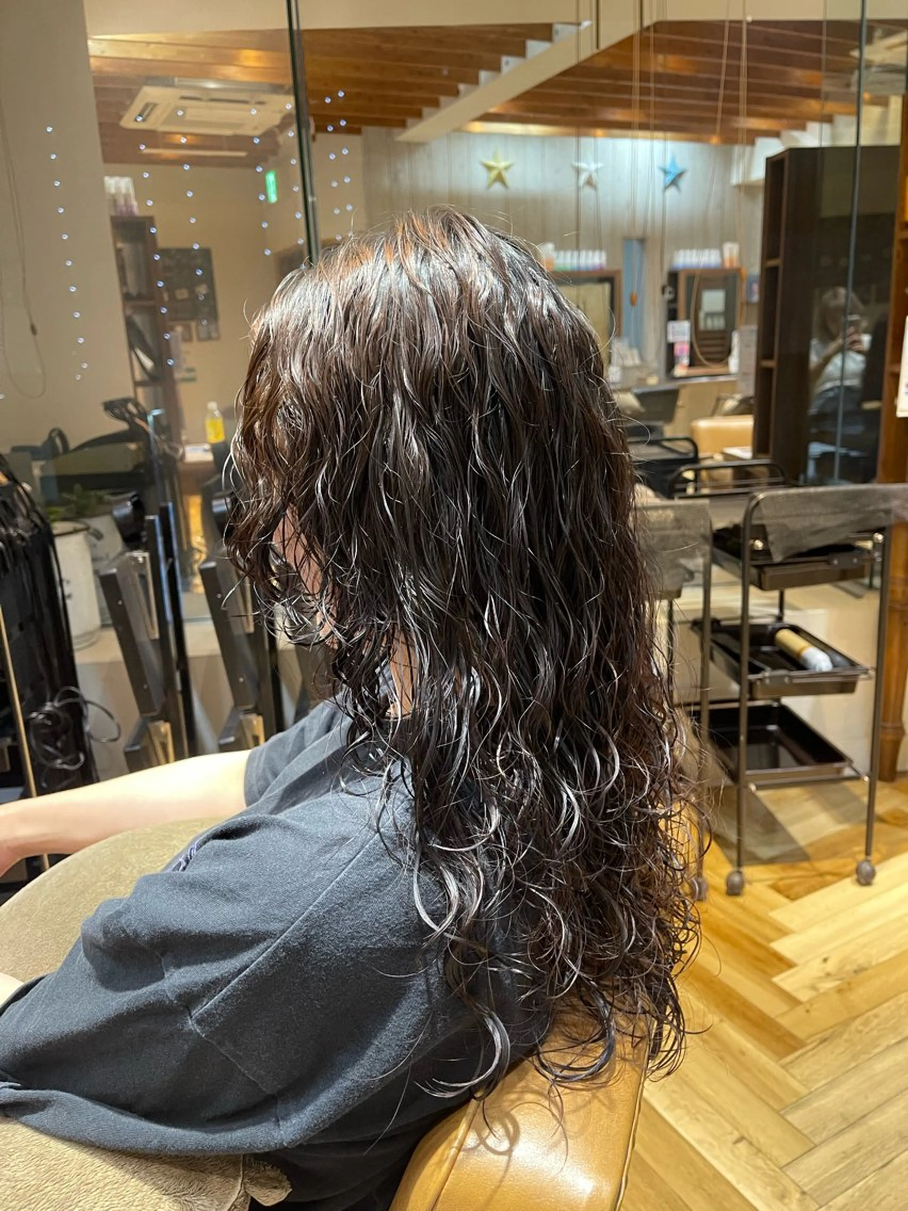 ロング パーマ セピアージュアン所属・バヤラー バイガルマーのヘアスタイル