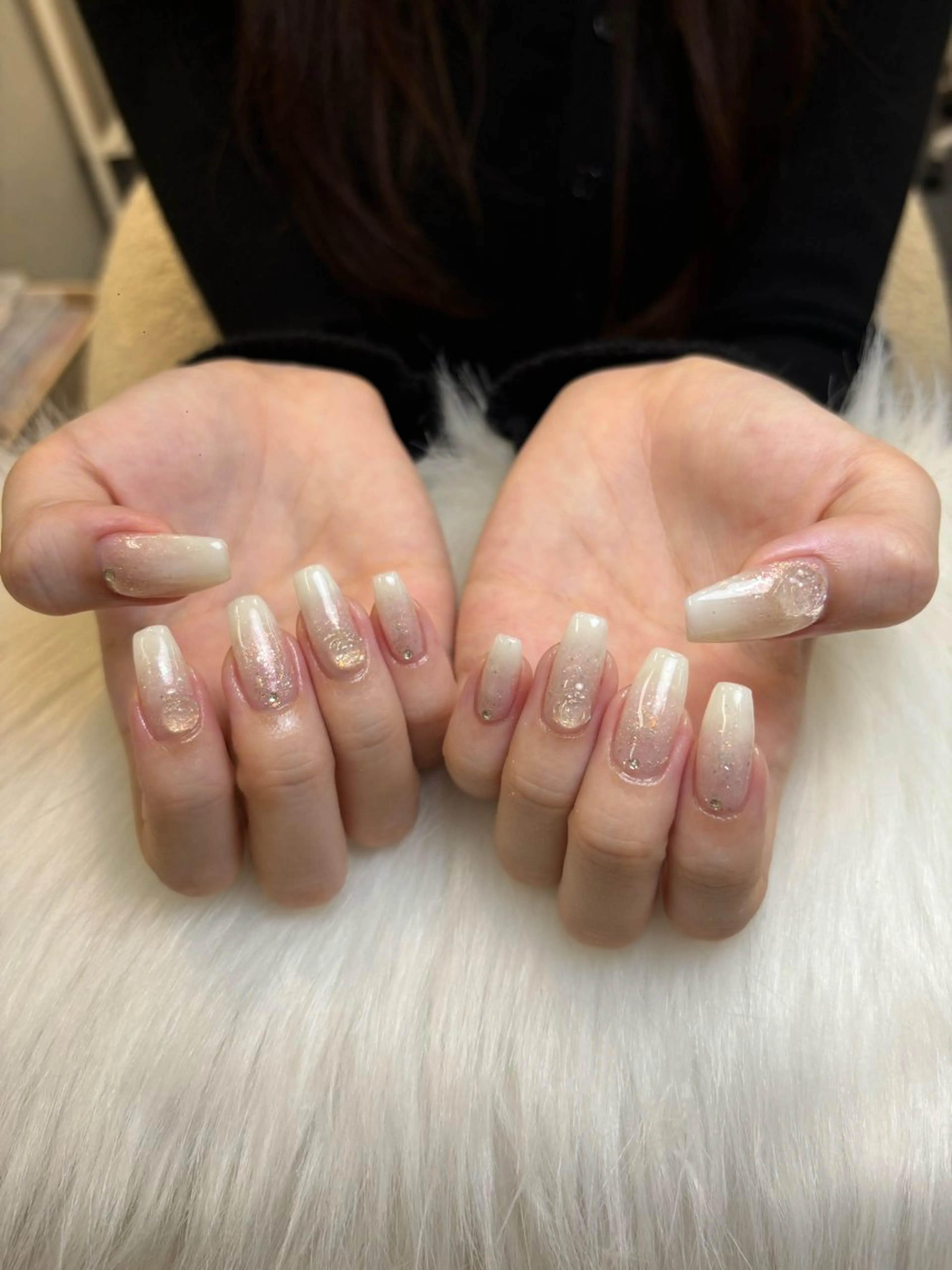 ネイル アートネイル グラデーション キラキラネイル ニュアンスネイル オフィスネイル Jenn Nail Salonのネイルデザイン
