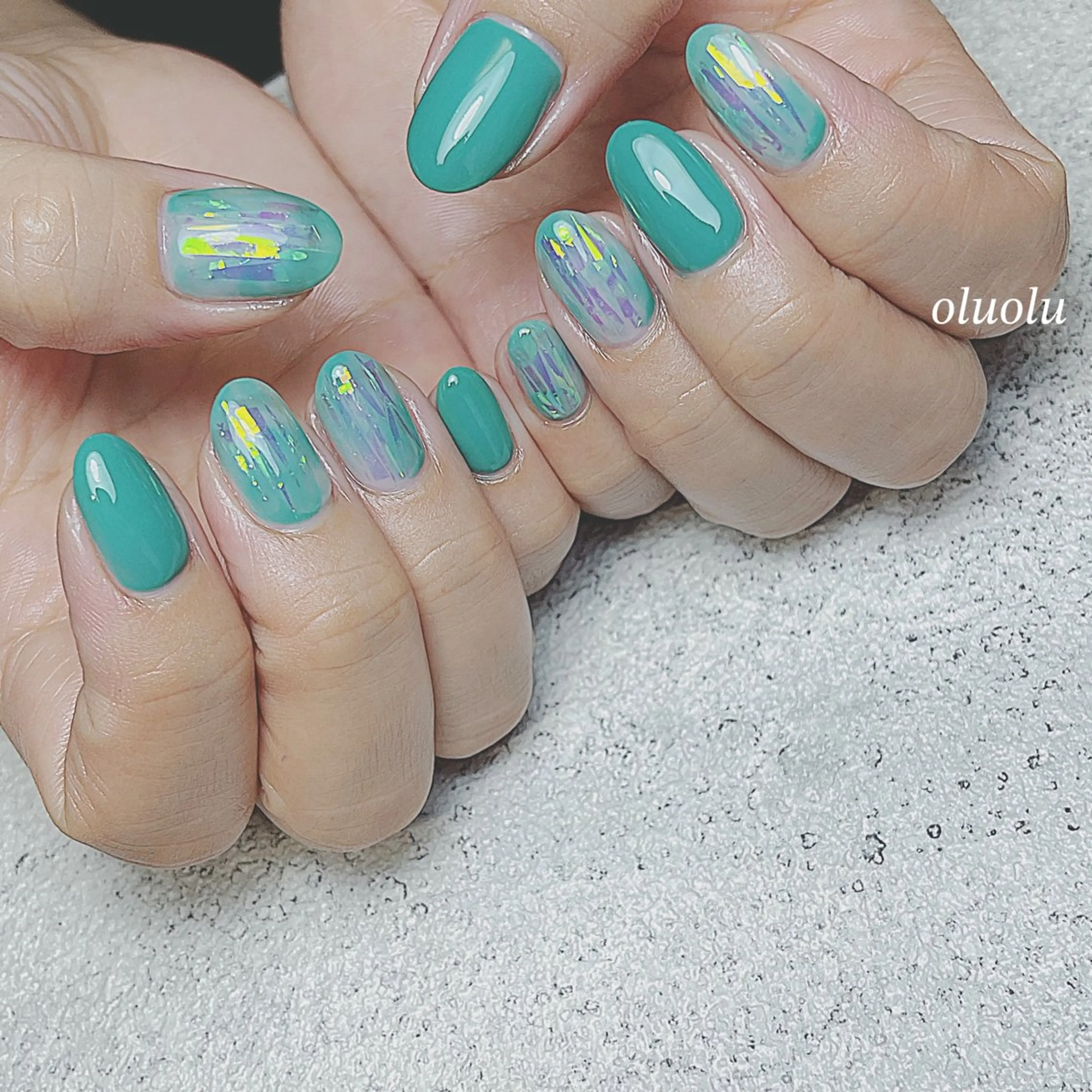 ネイル アートネイル オーロラネイル フットネイル グリーン ニュアンスネイル ハンドネイル 大村 紬華のネイルデザイン