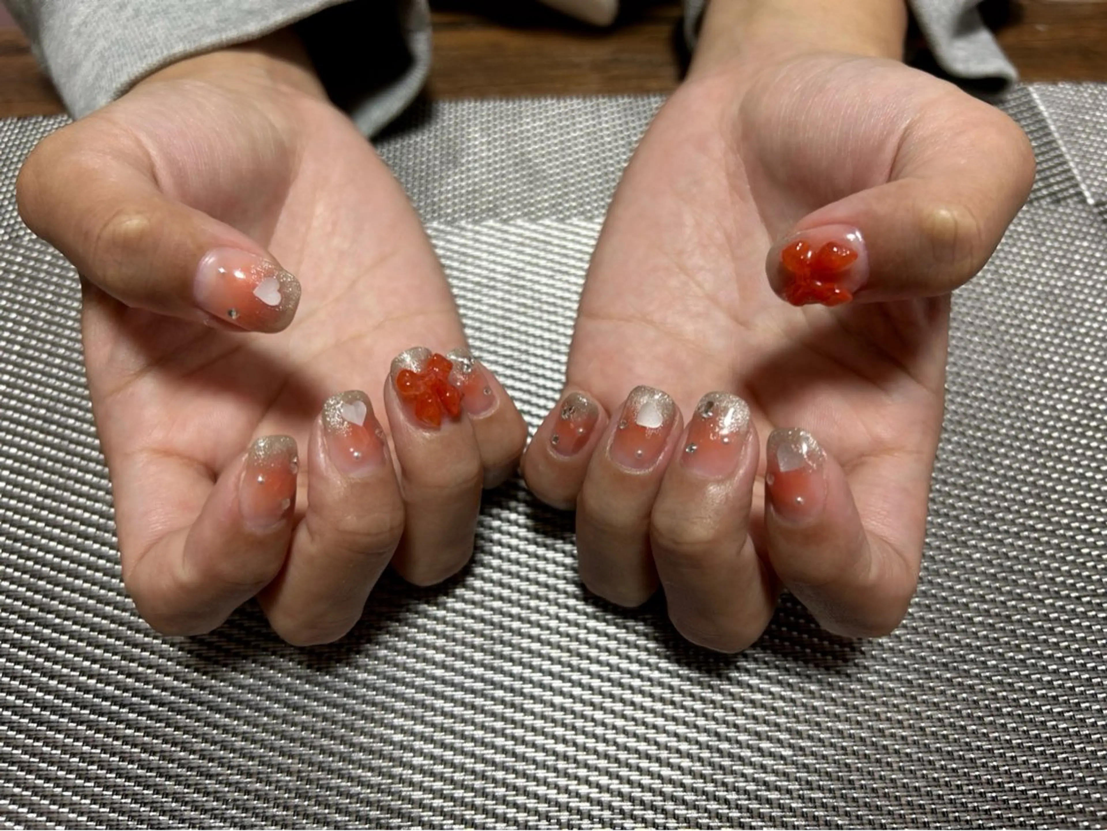 ネイル アートネイル チークネイル マグネットネイル リボン ハンドネイル i nailのネイルデザイン