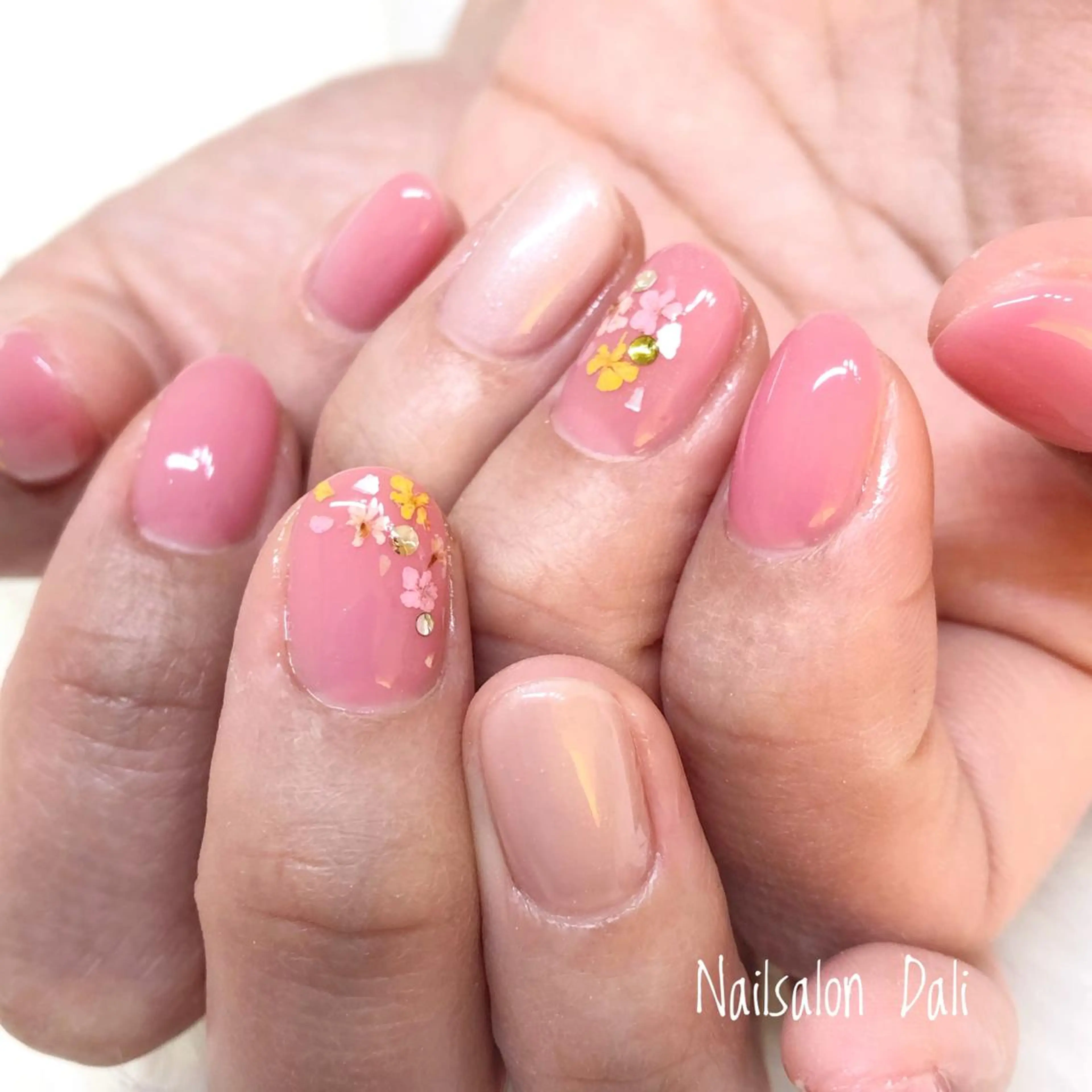 ネイル Nailsalon Daliのネイルデザイン