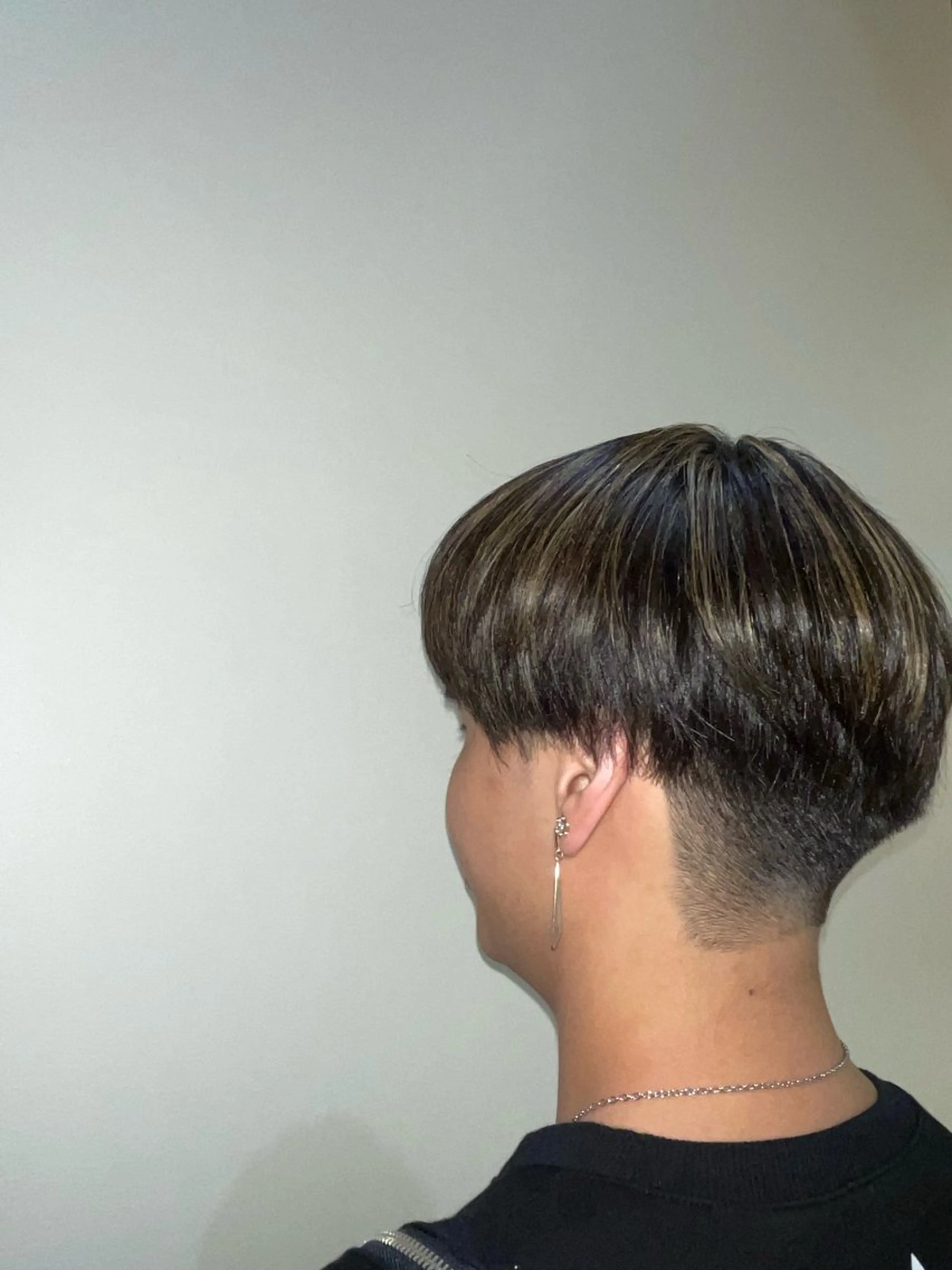 ショート カラー ハイライトカラー ハイライト OASIS AVEDA 立川所属・ボブ/ショート/ ゆづきのヘアスタイル