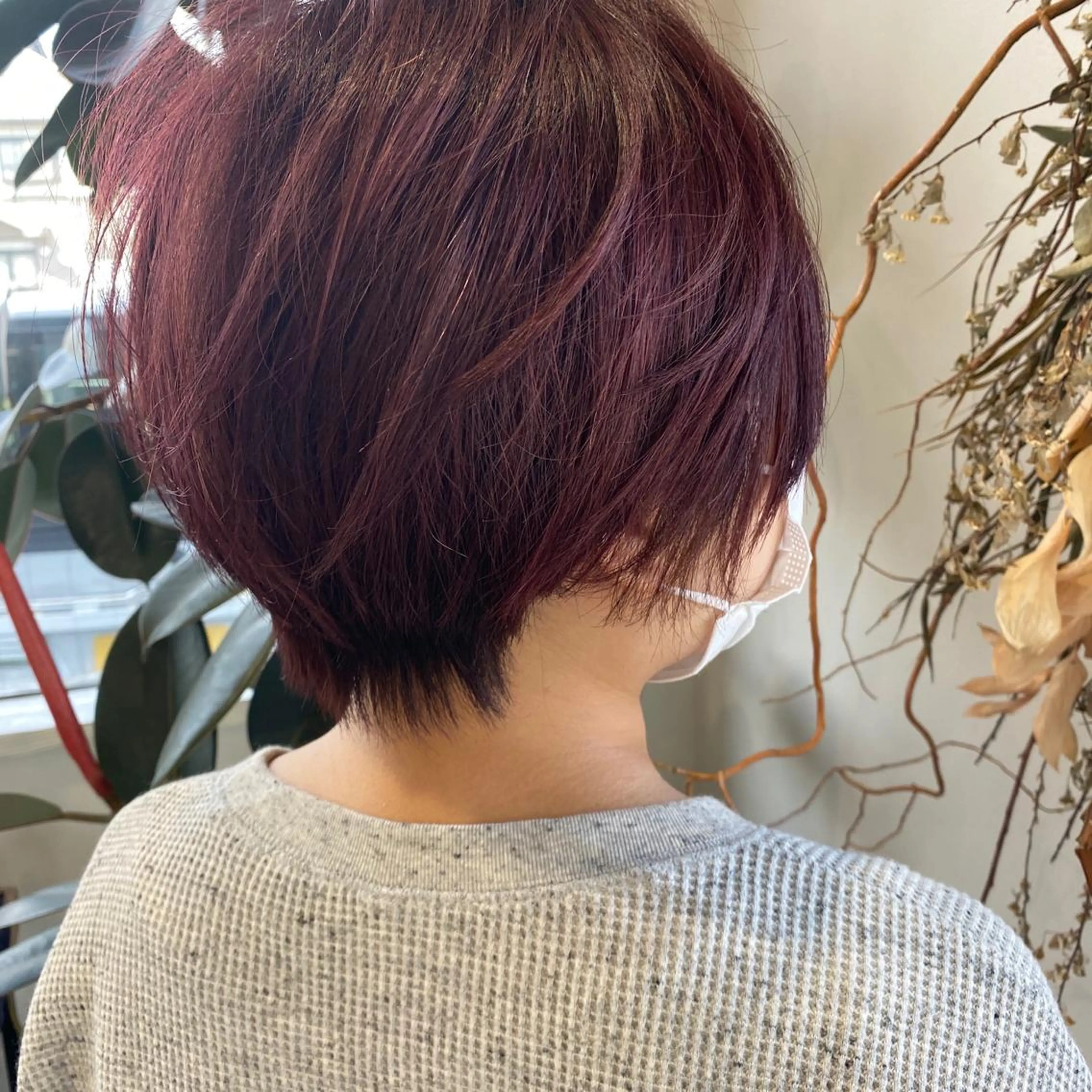 ショート カラー ブリーチ ピンクカラー 入江 志穂のヘアスタイル