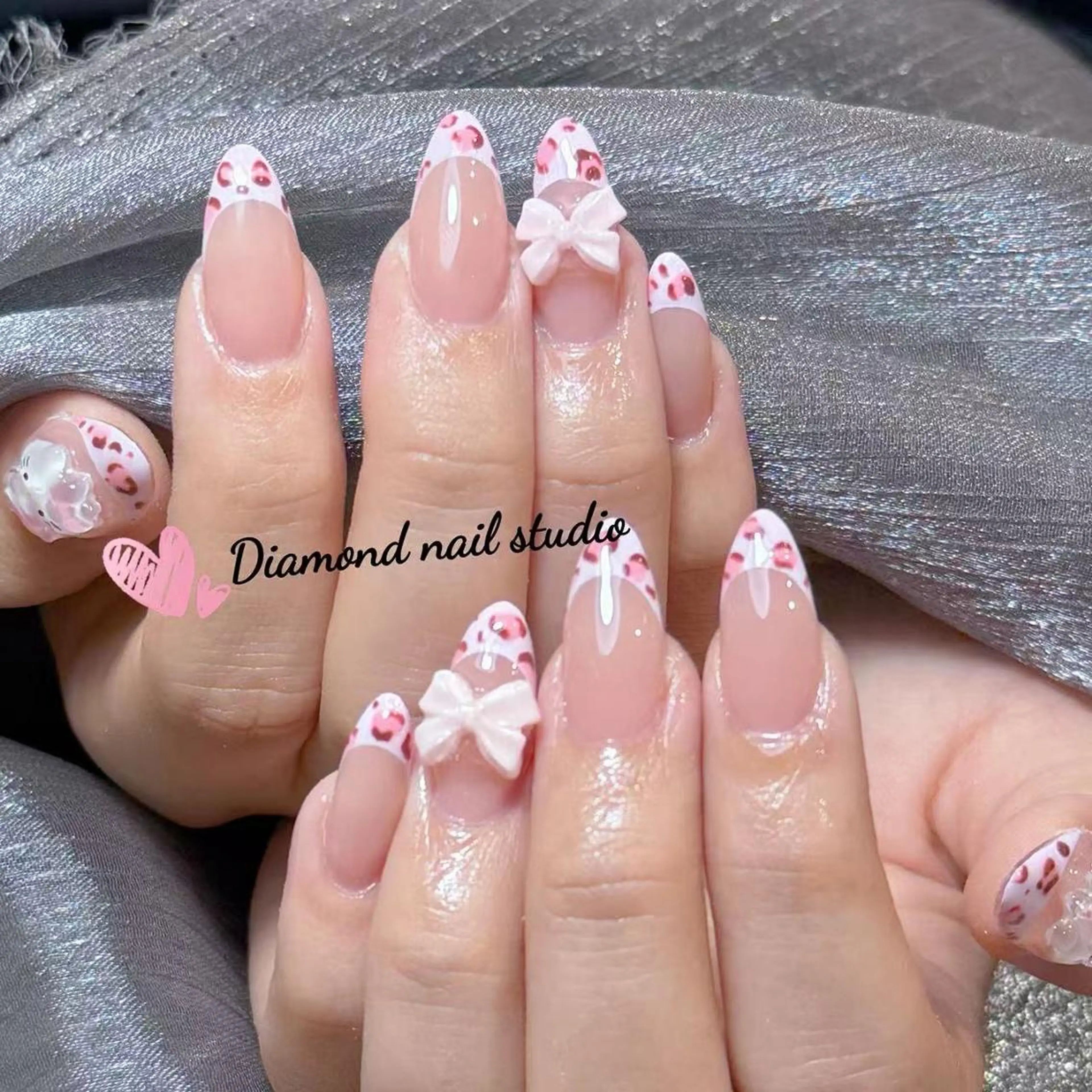 ネイル アートネイル オーロラネイル ガーリー キラキラネイル マグネットネイル ハンドネイル Diamond 🚢のネイルデザイン