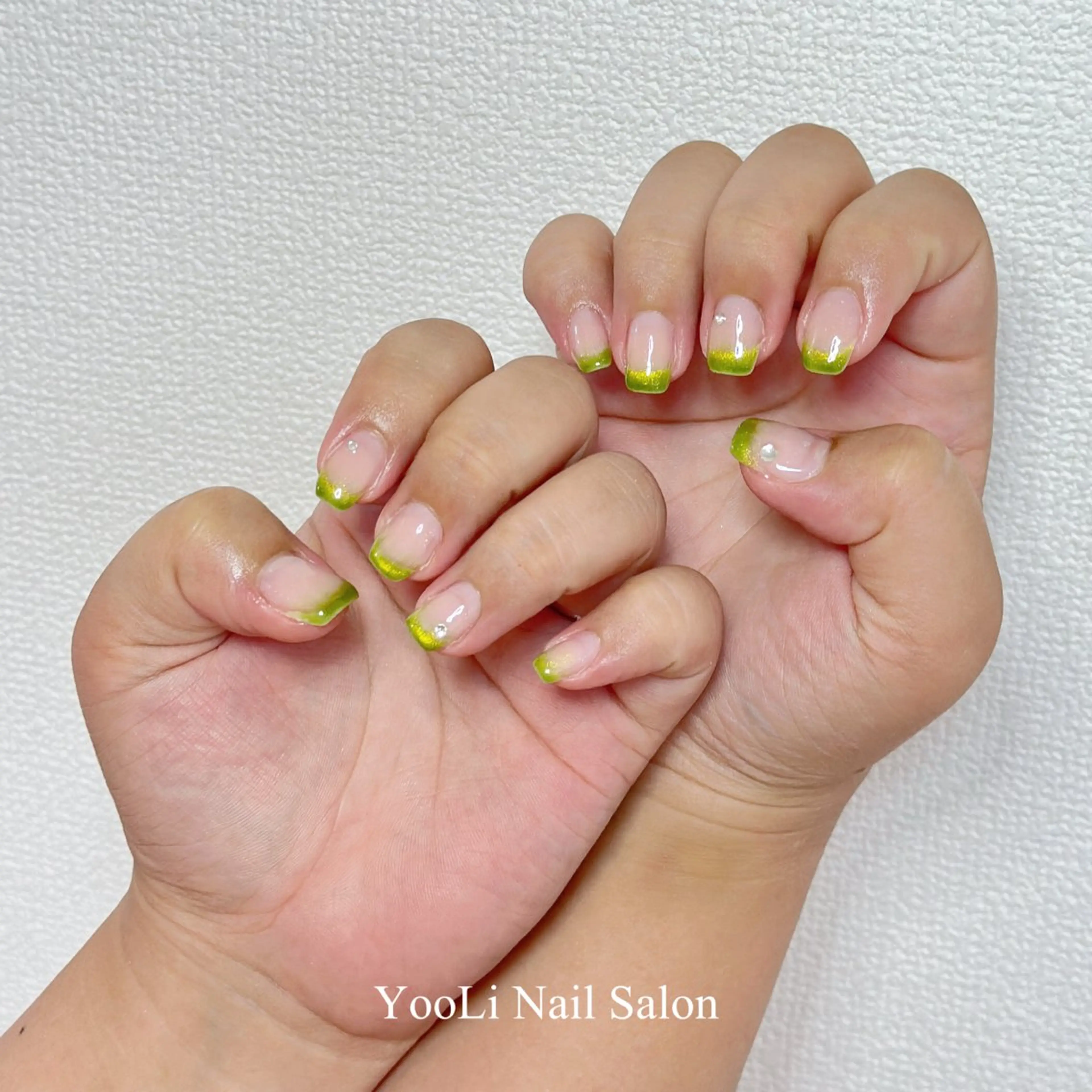 ネイル オーロラネイル チークネイル フレンチネイル ガラスフレンチ グラデーション 🎀 あやのネイルデザイン