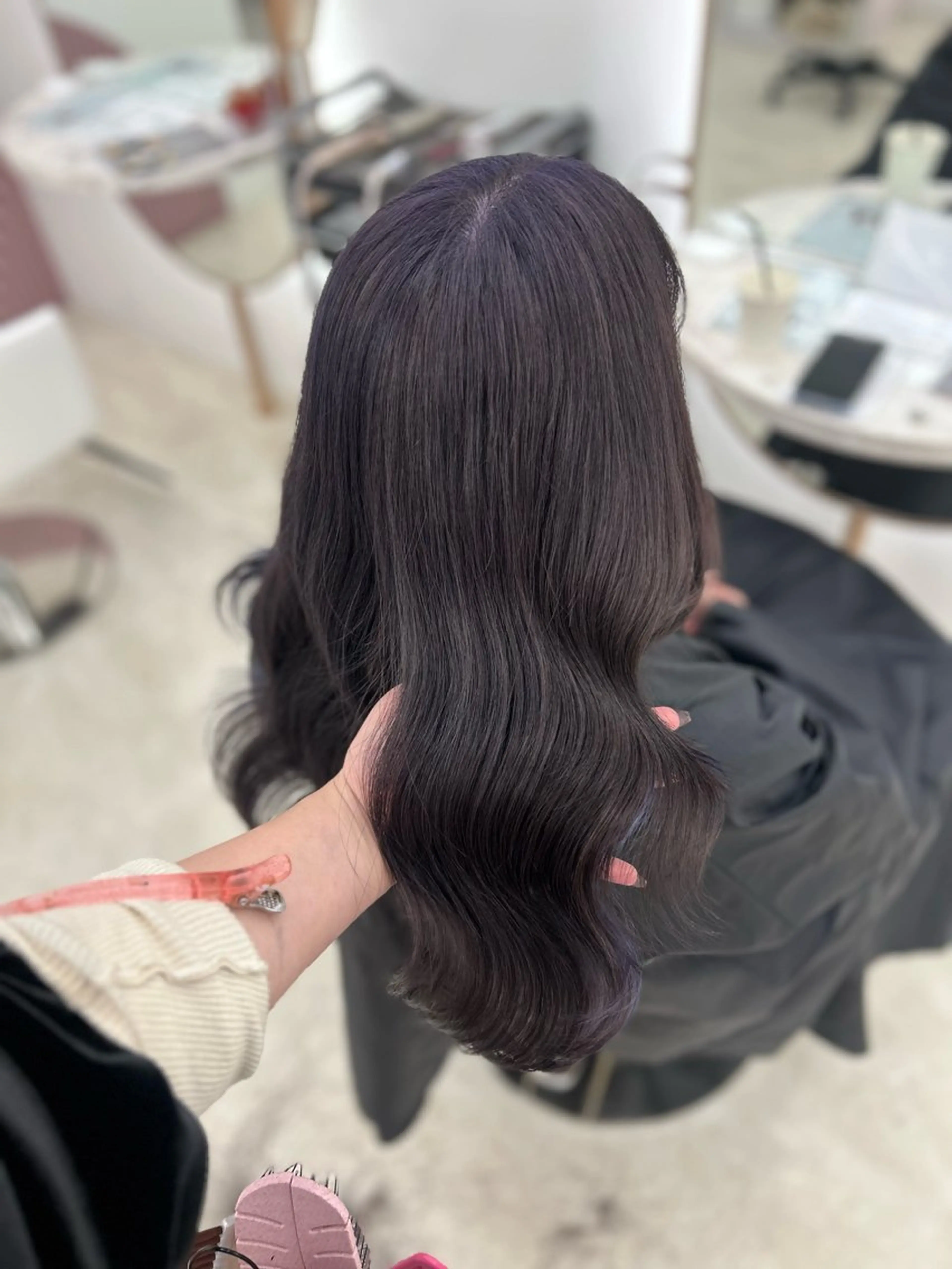 ロング カット ヘアカラー トリートメント shu ラベンダー/ピンクのヘアスタイル