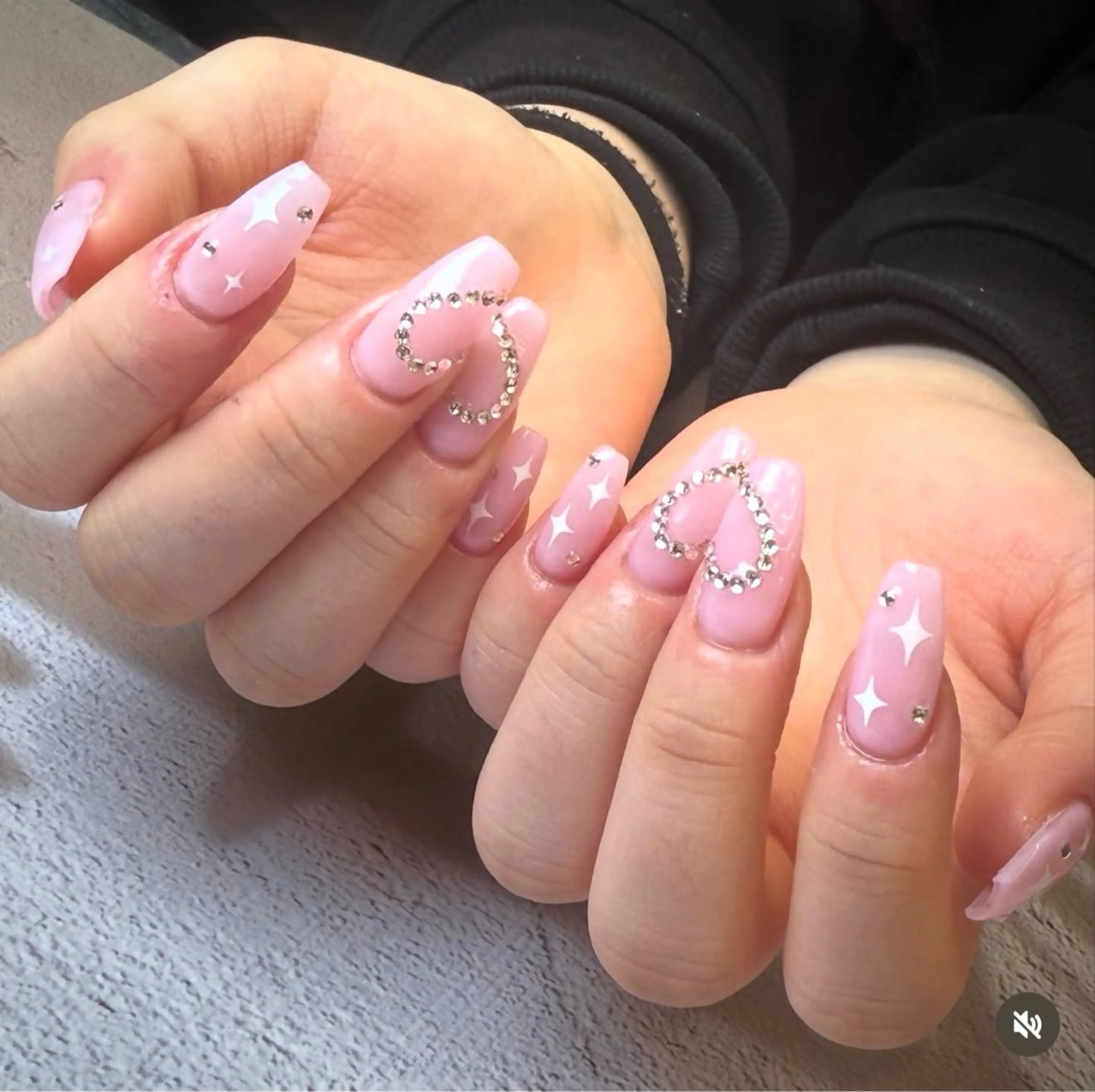 ネイル フラッシュネイル フレンチネイル グラデーション キラキラネイル 韓国ネイル ハンドネイル Lina nail所属・Lunaa 池袋のネイルデザイン