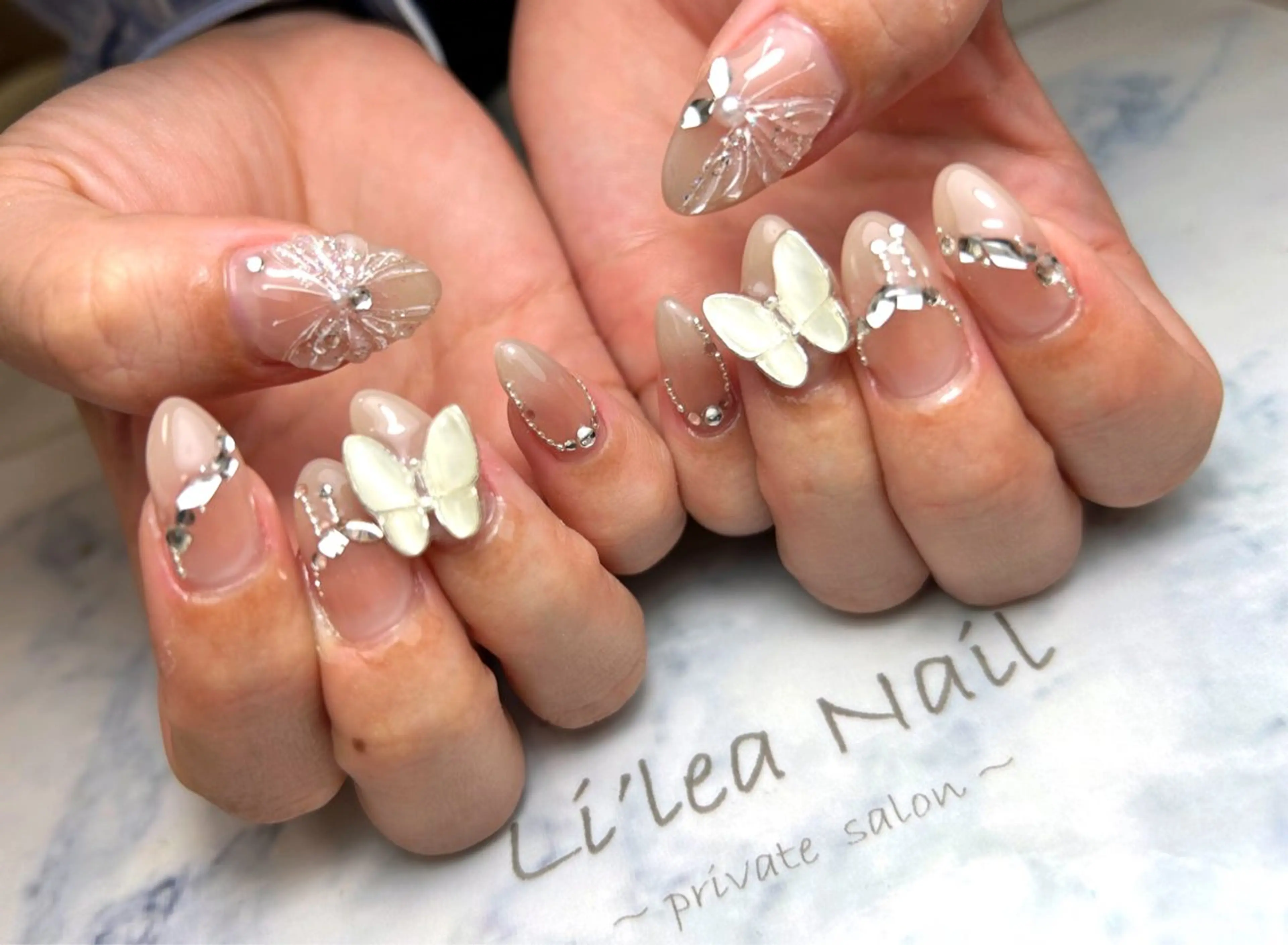 ネイル Li'leaNail AINAのネイルデザイン