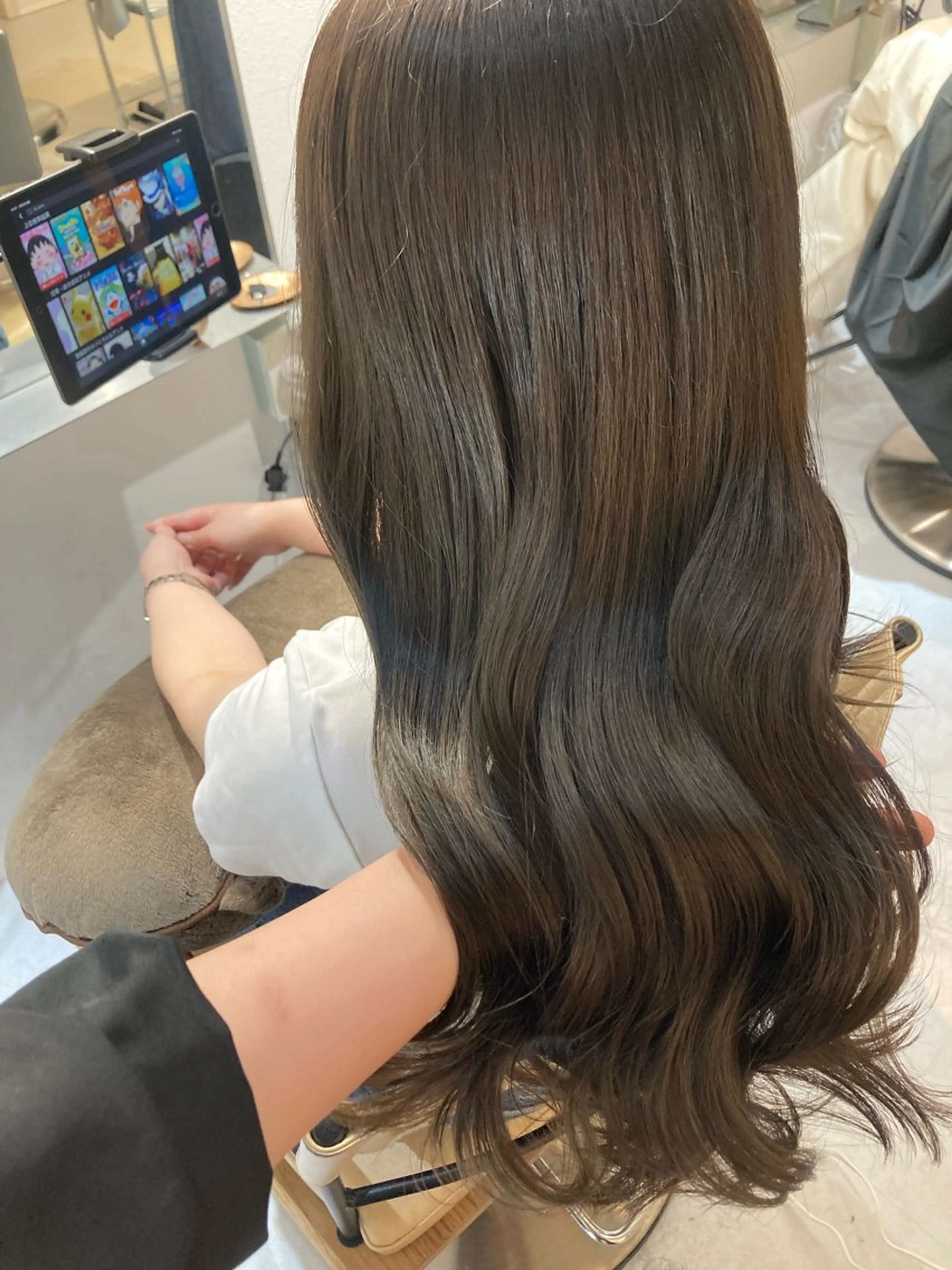 ロング ✨色持ちの良い艶 カラー✨蟹江真世のヘアスタイル