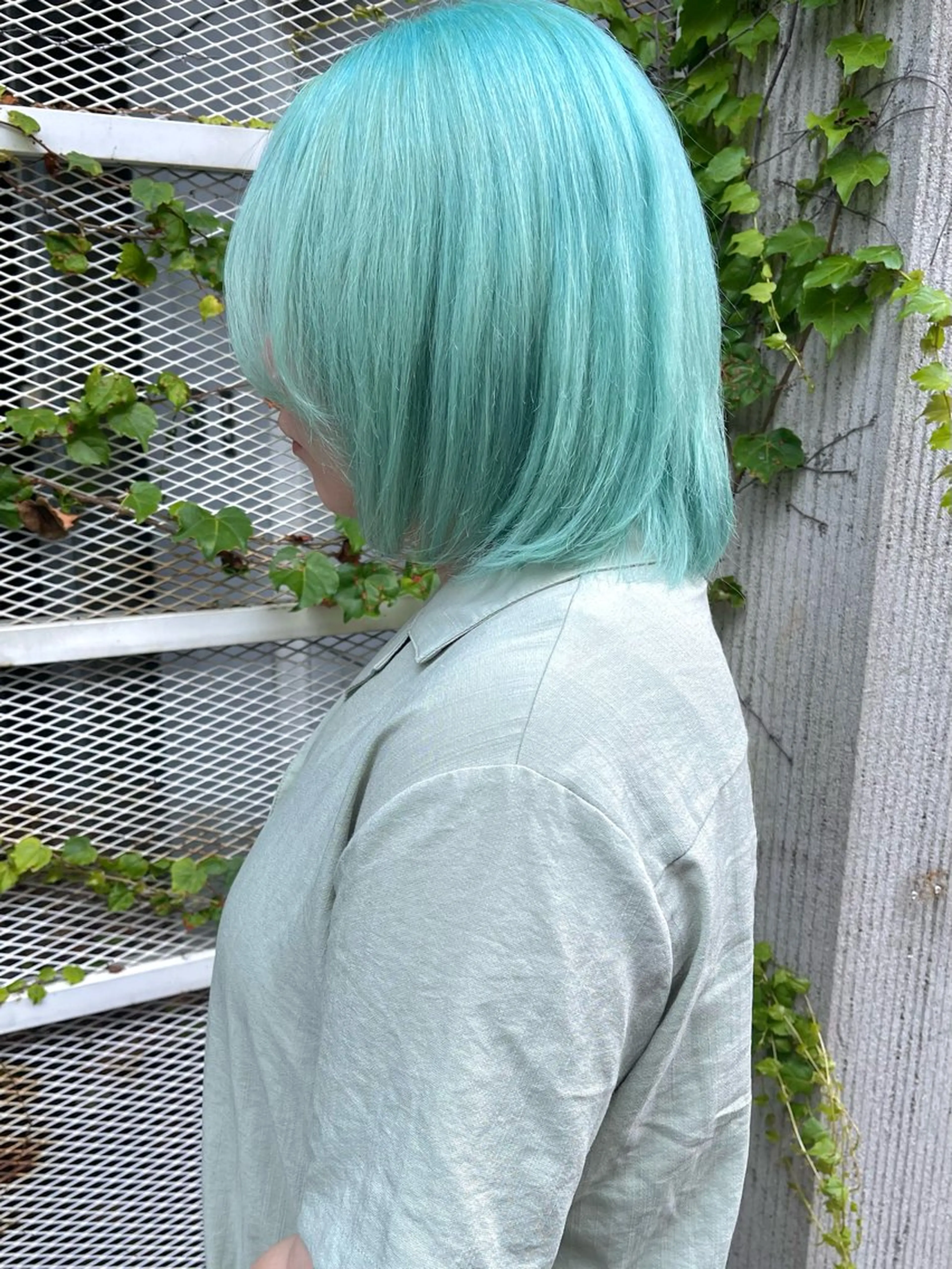 ショート カラー ミント カット ヘアカラー トリートメント 髪質改善ｶﾗｰ ｹｱﾌﾞﾘｰﾁ/ﾀﾑのヘアスタイル