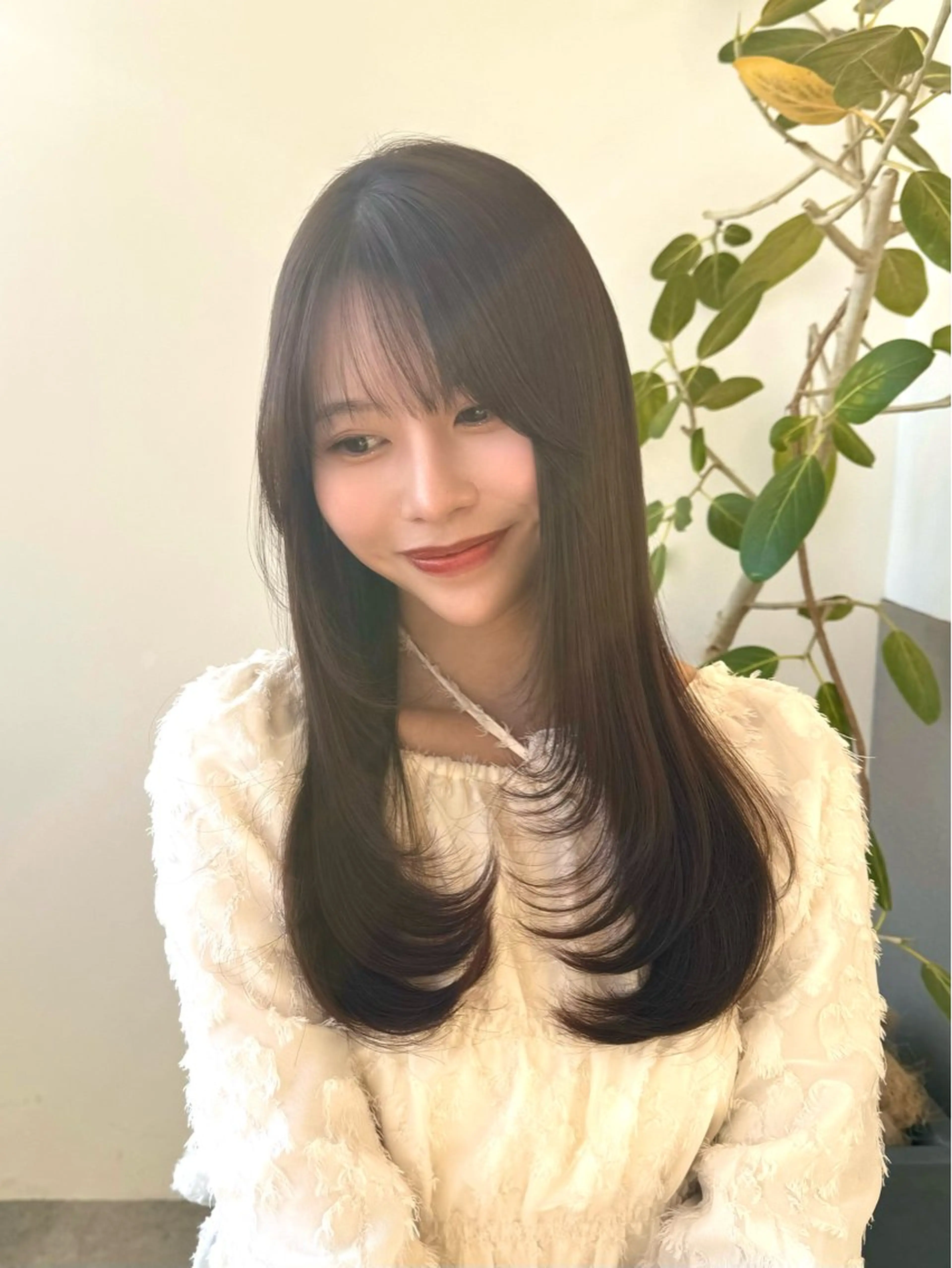 ロング レイヤーカット 早田 華のヘアスタイル
