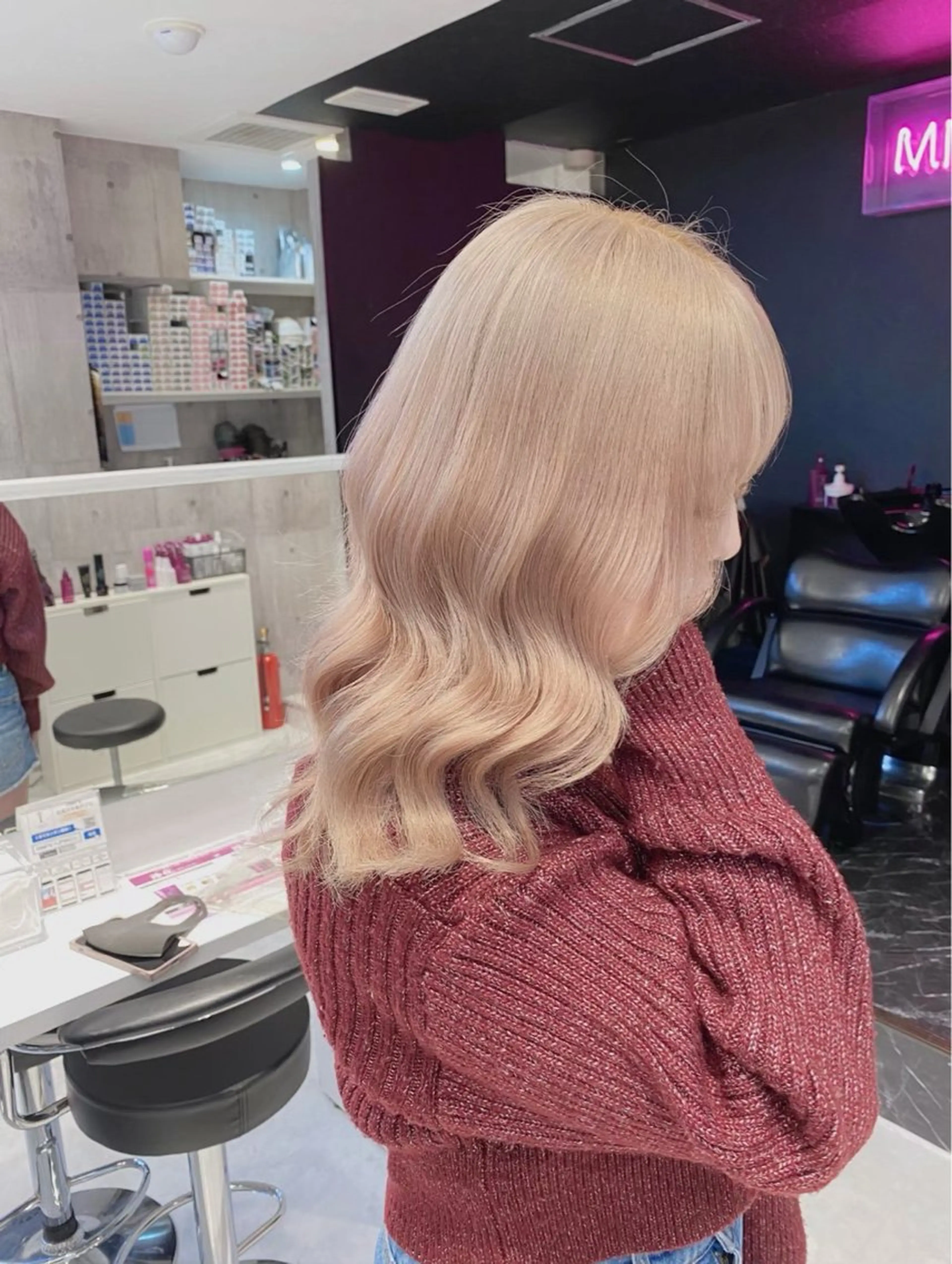 セミロング カラー アッシュ アッシュグレー ベージュカラー ブリーチ ブロンド ヘアカラー トリートメント 【美髪ハイトーン】 髪質改善/大和🎀のヘアスタイル