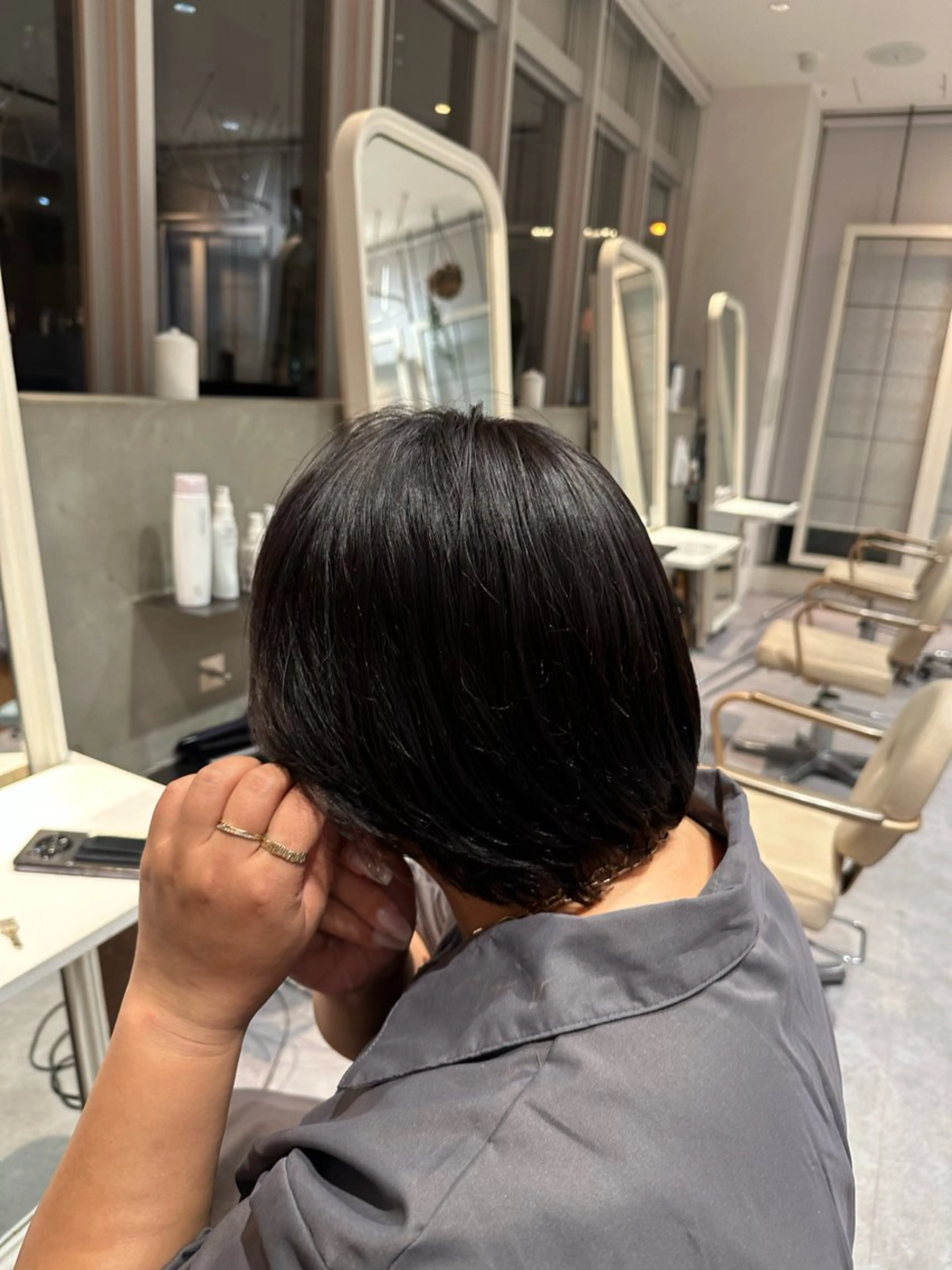 カラー Atoro所属・ブリーチ｜レイヤー ｜honokaのヘアスタイル