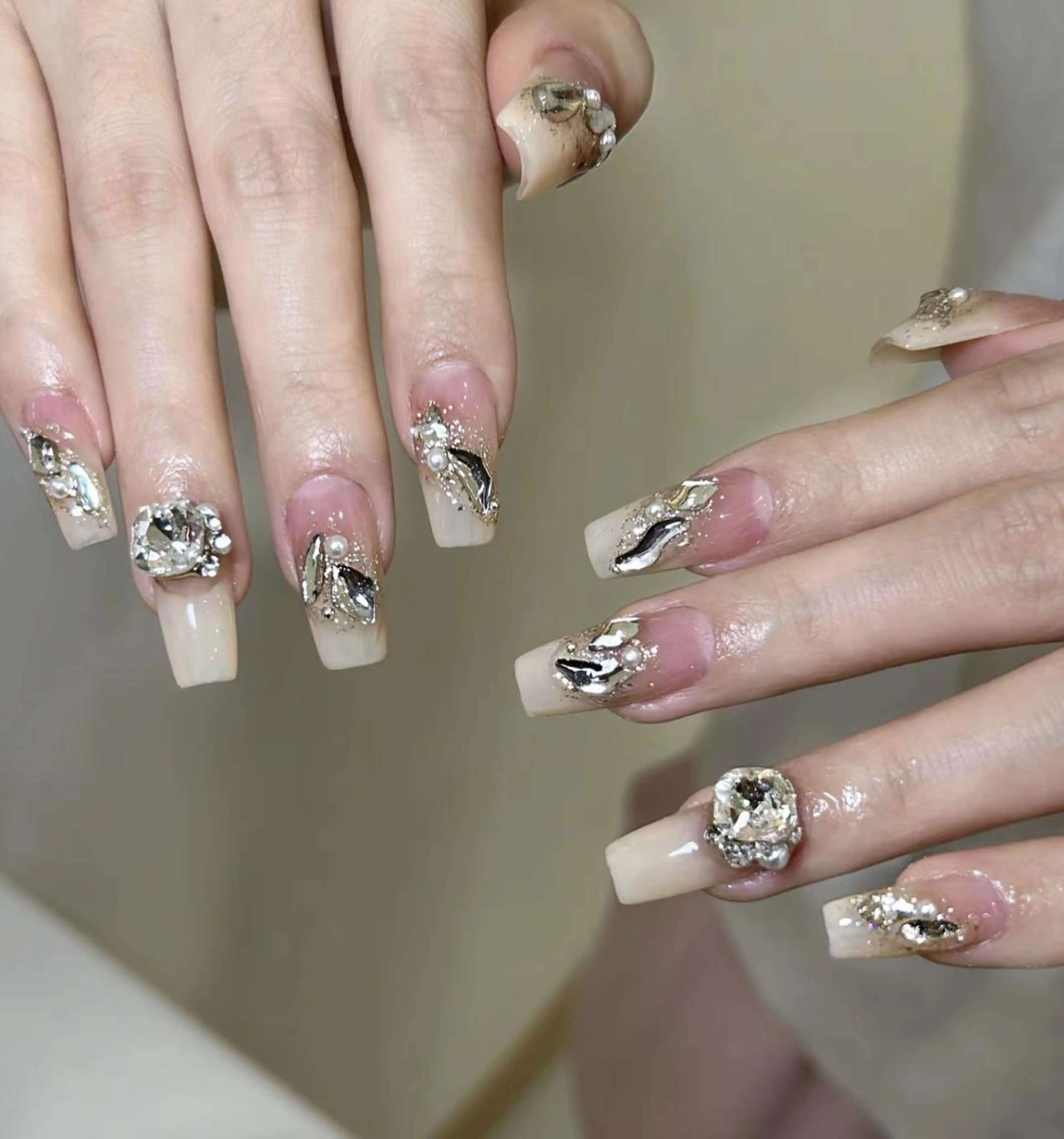 ネイル ハンドネイル 🎀 Ayaka_nailのネイルデザイン