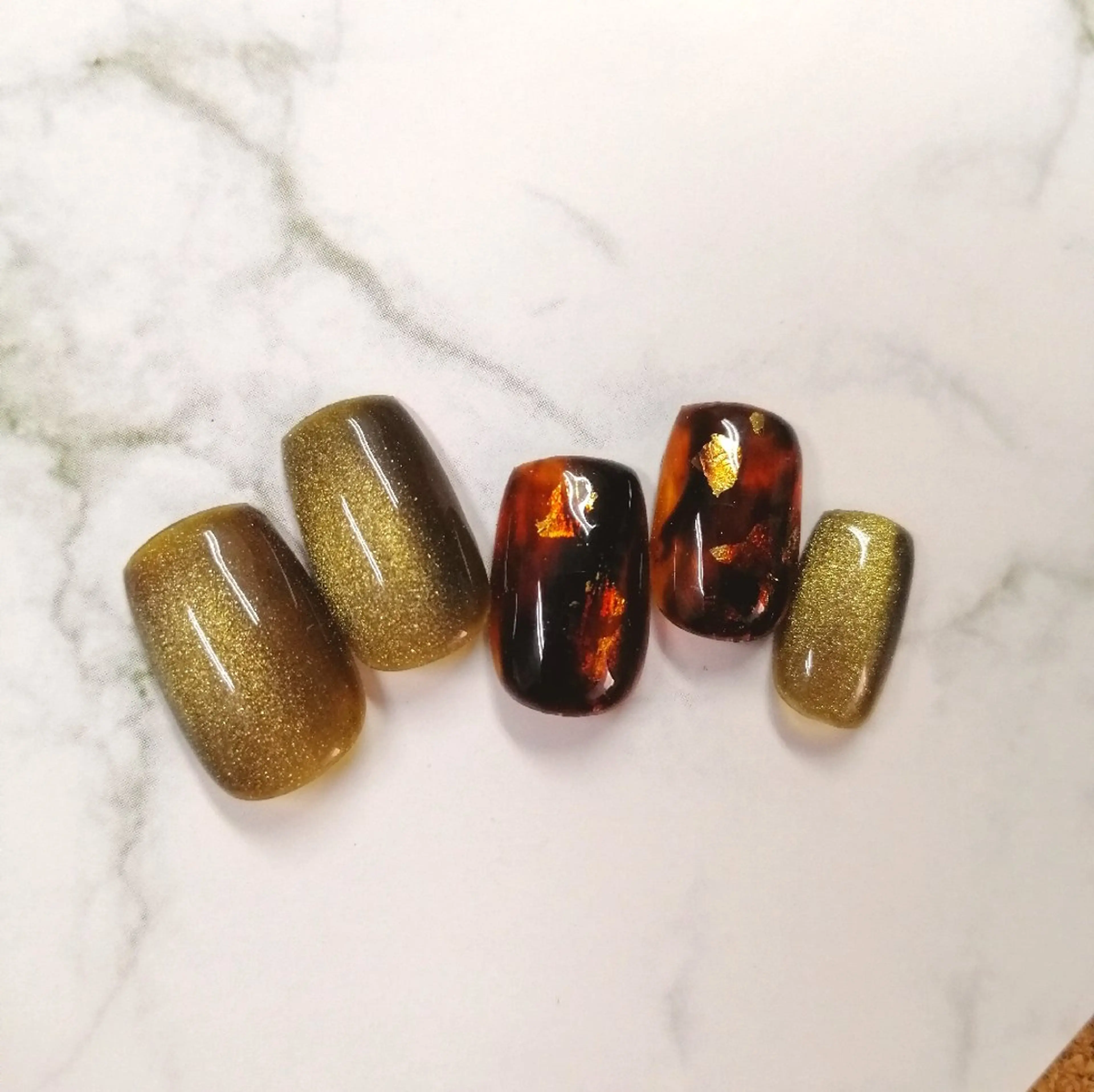 【新規】べっ甲×マグネット☆の写真