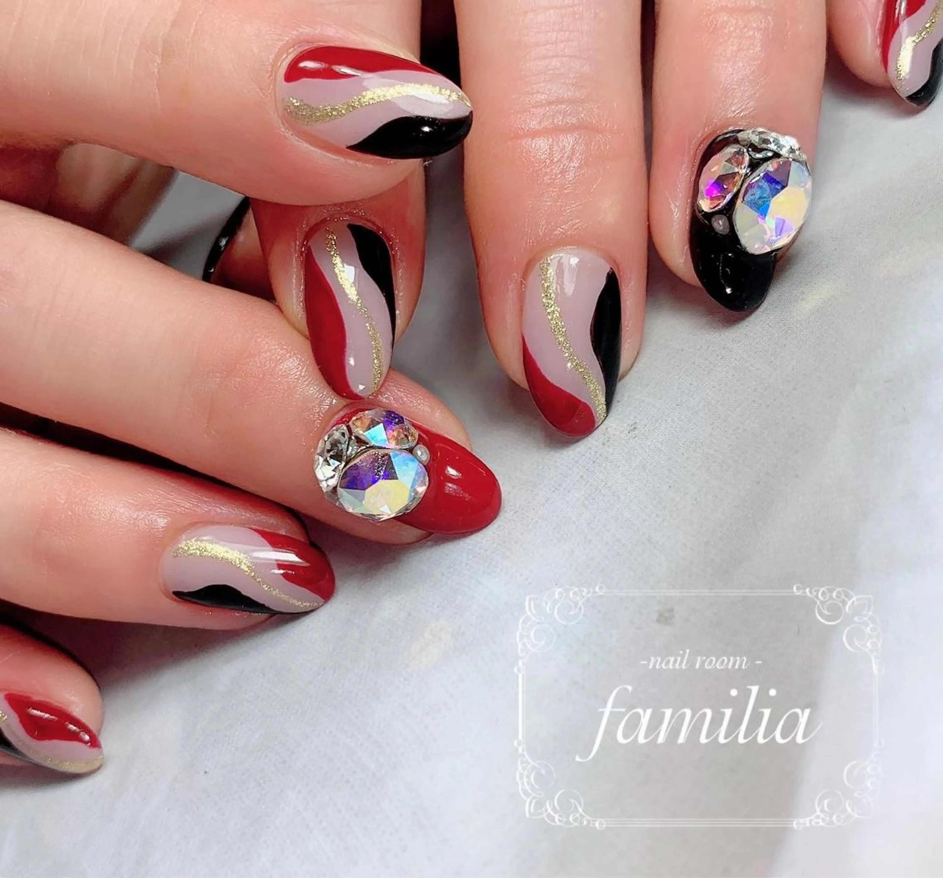 ネイル ハンドネイル -nailroom- familiaのネイルデザイン