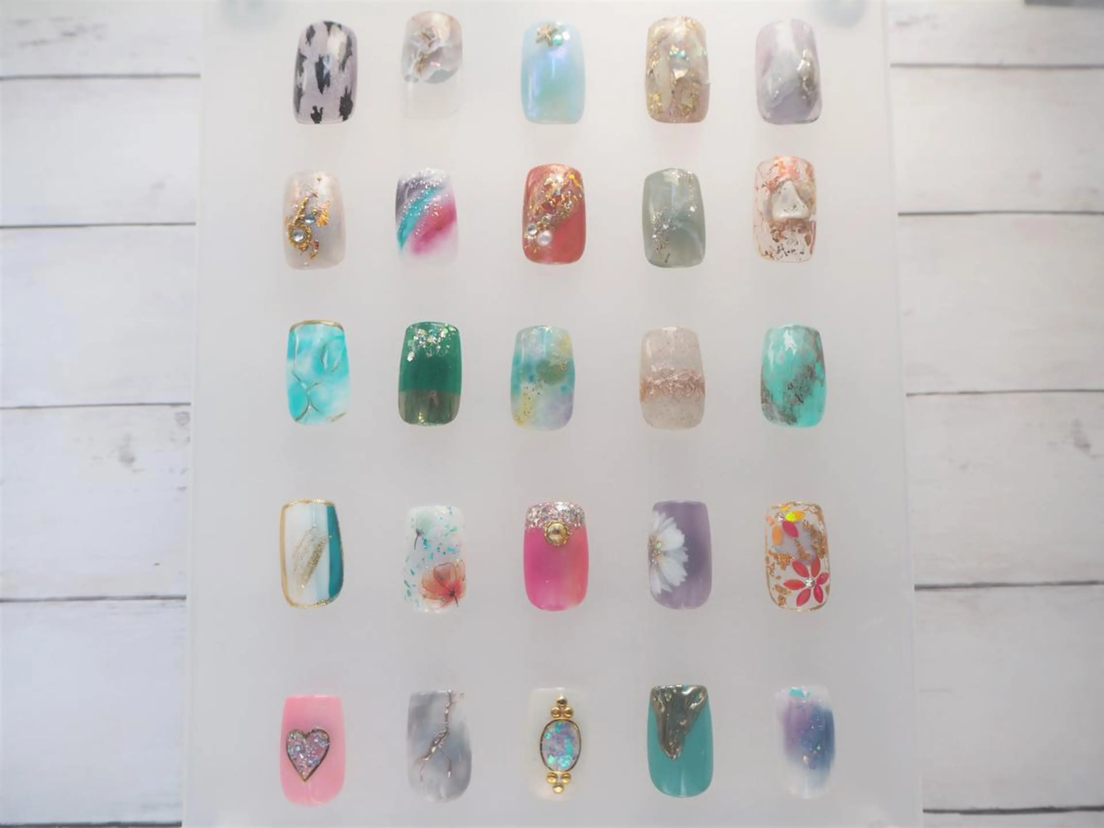 ネイル フットネイル ビューティーサロン ヘゼリヒのネイルデザイン