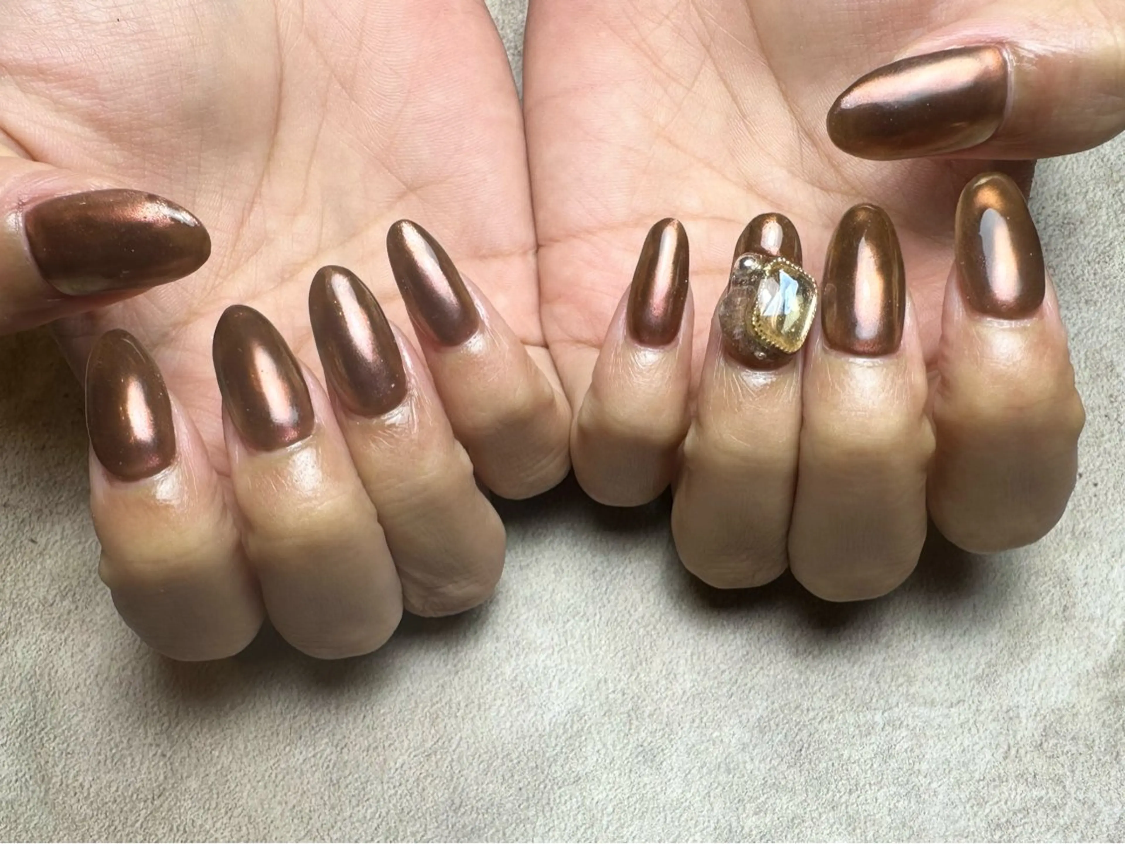 ネイル ブラウン ミラーネイル nailroom Anmie.のネイルデザイン
