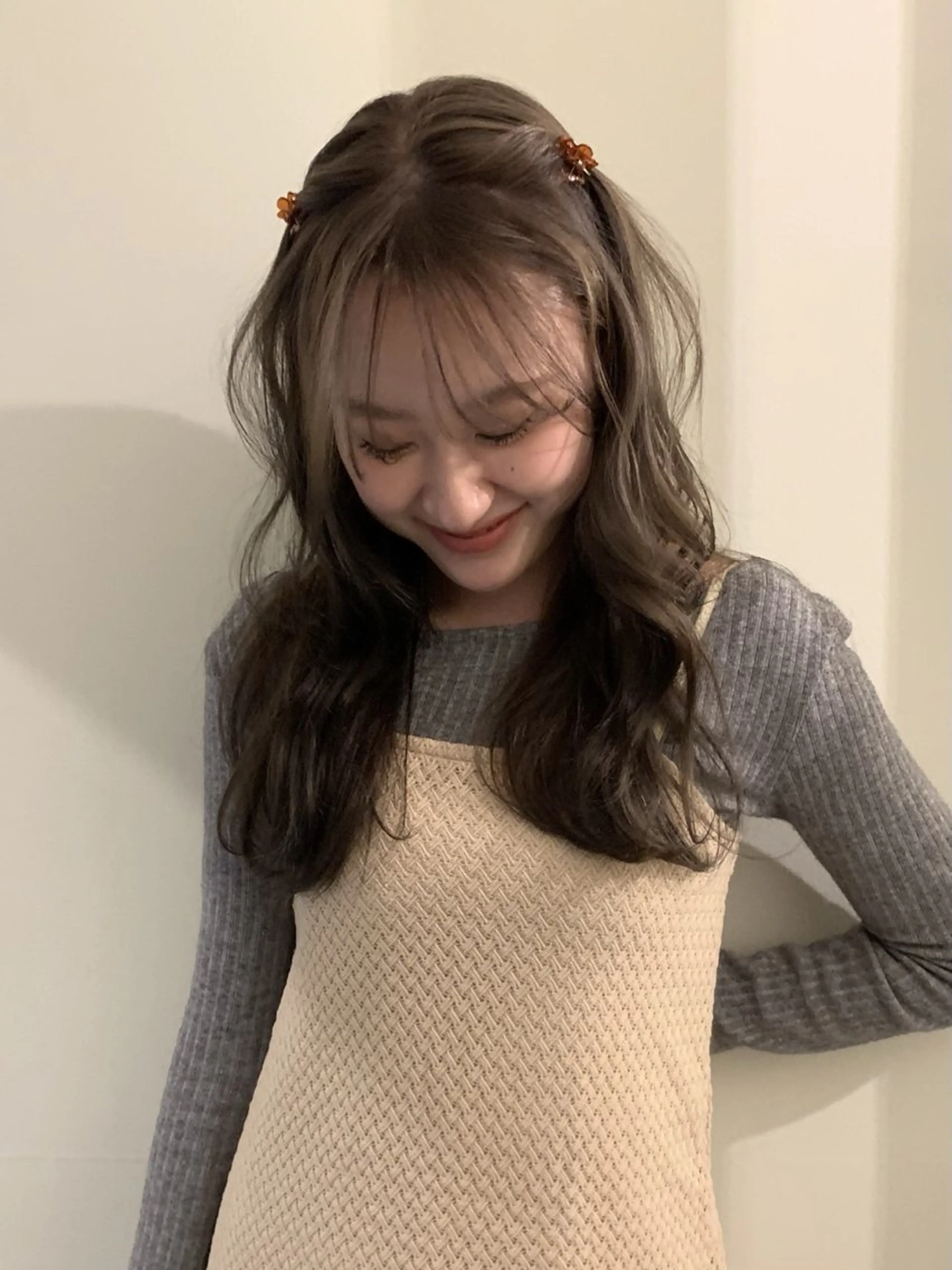 セミロング カラー ブリーチ 透明感カラー グレージュ カット ヘアカラー 落合希 Olivebeigeのヘアスタイル