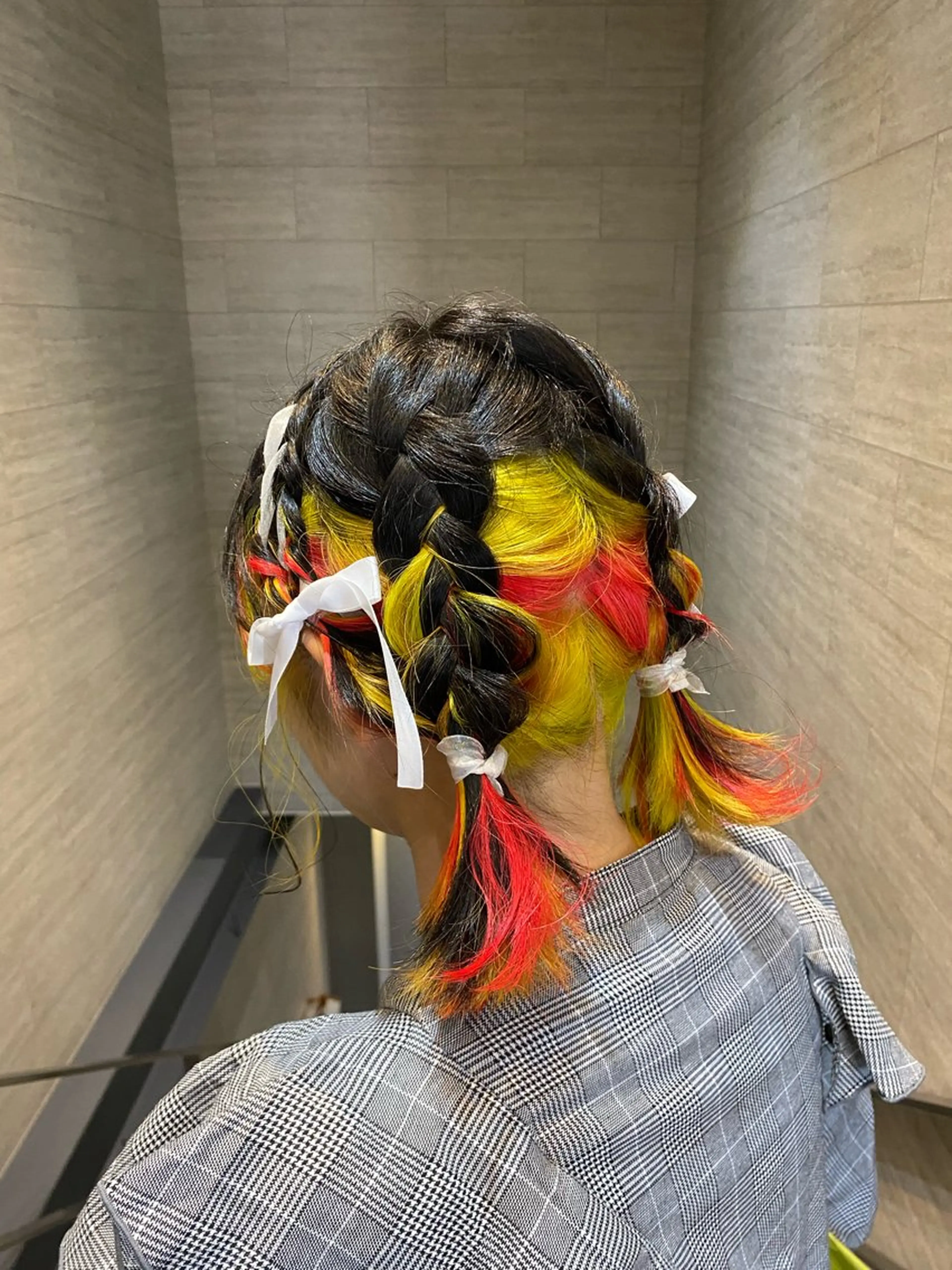 セミロング カラー インナーカラー 花見 亜沙美のヘアスタイル