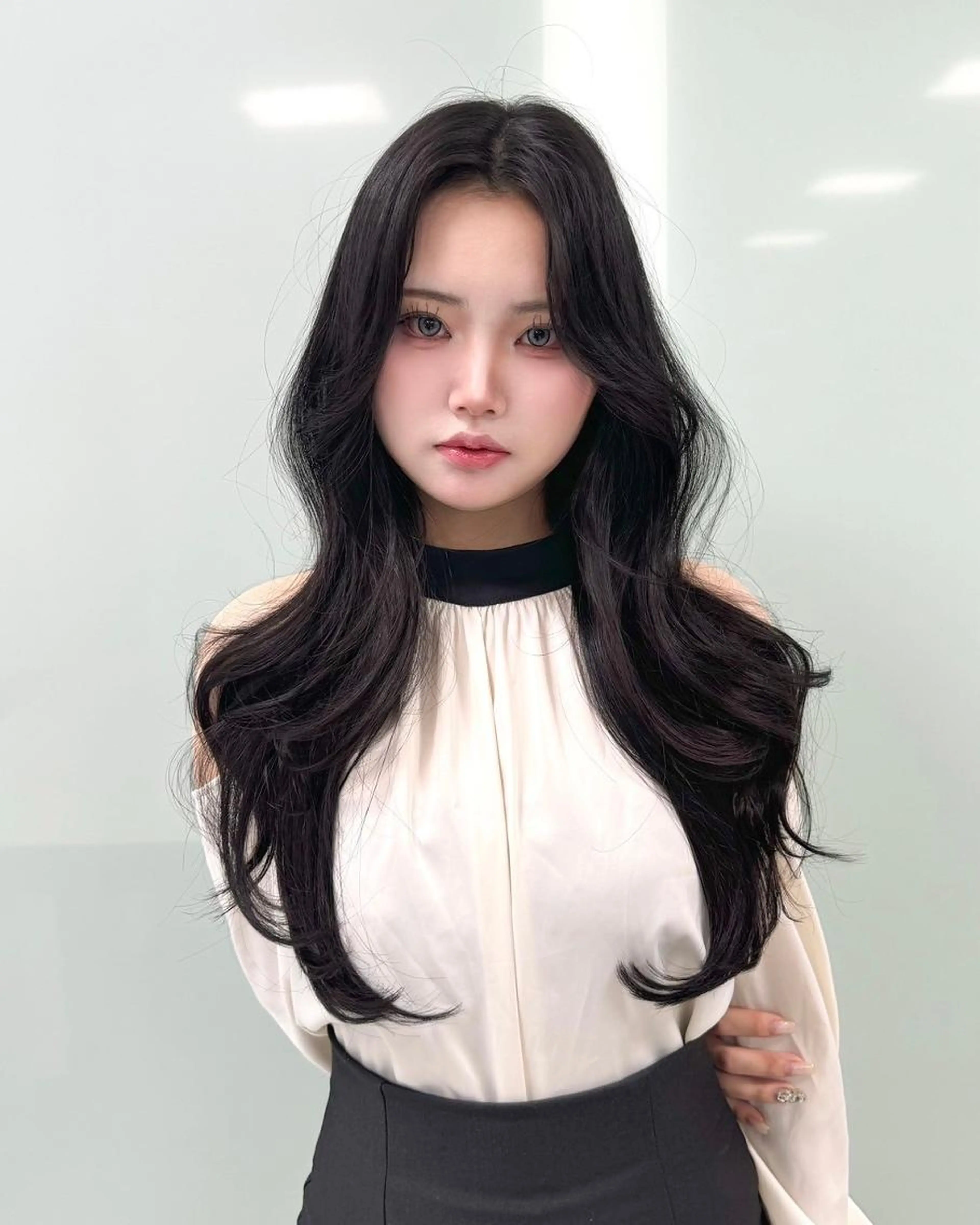 【トレンド韓国ヘア】レイヤーカット➕韓国風ワンカラー➕オリジナルトリートメント➕炭酸SPA➕コテ巻き仕上げの写真