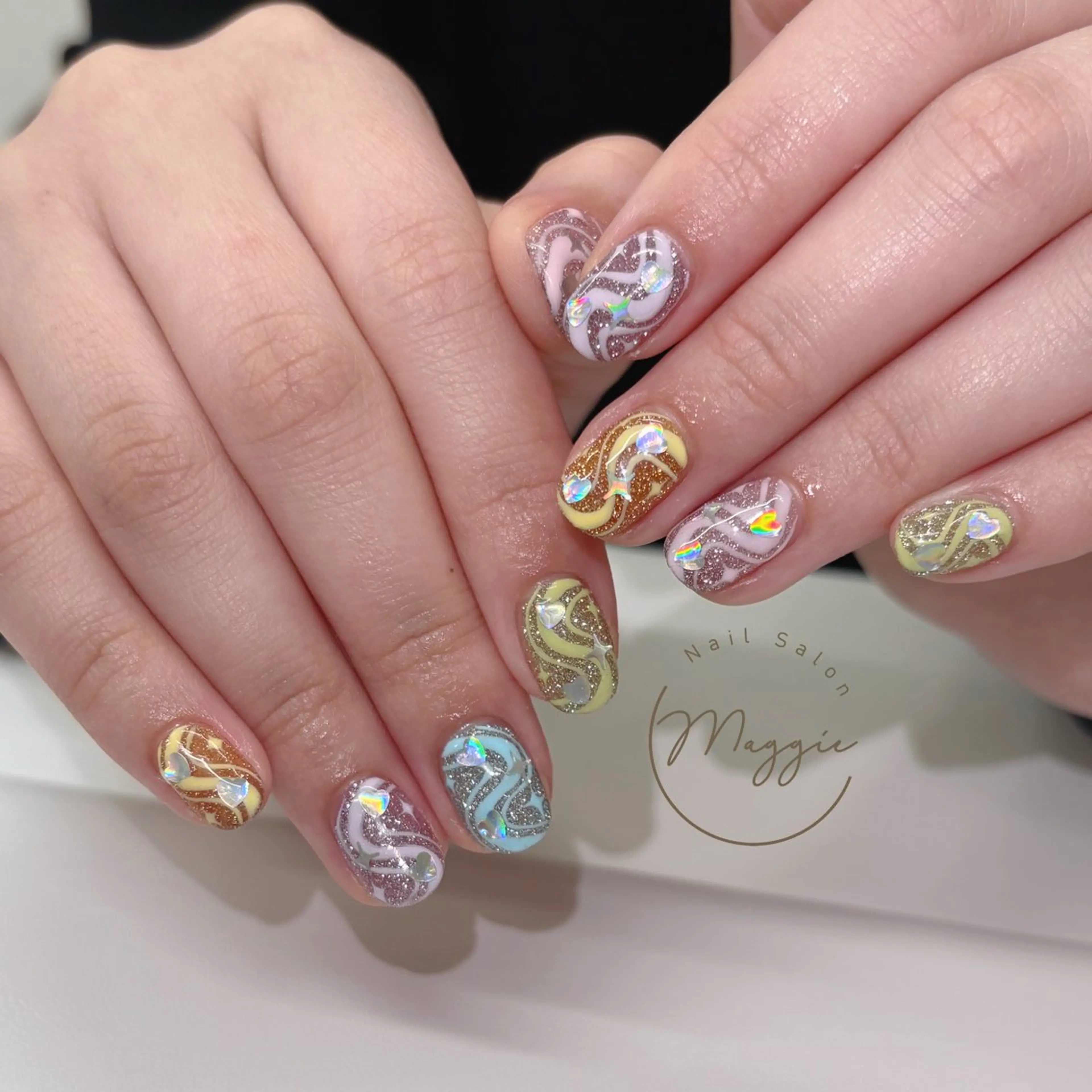 ネイル ハンドネイル Maggie. Rのネイルデザイン