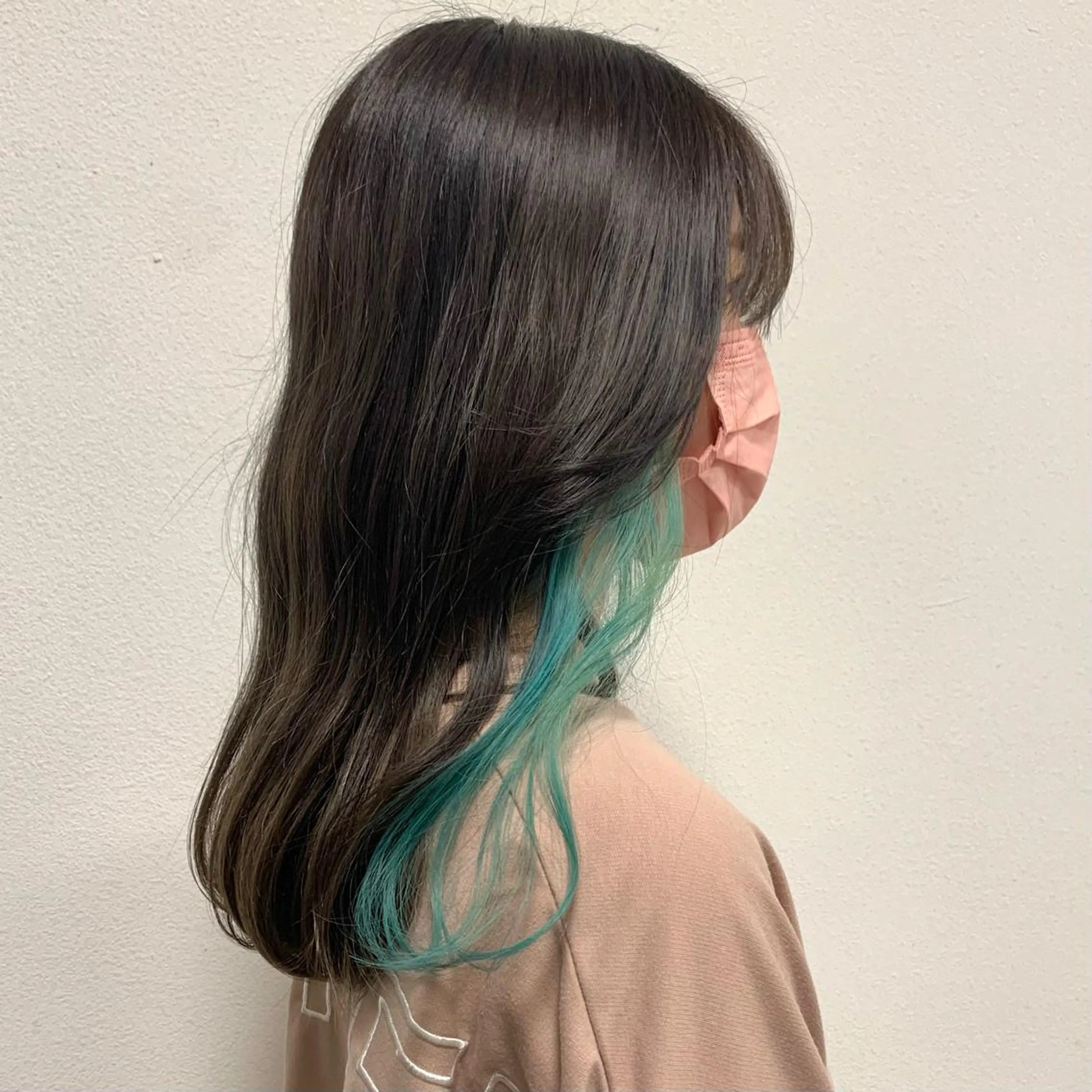 ロング カラー アッシュ アッシュグレー アッシュグレージュ グレージュ ヘアカラー トリートメント 村田 来倖のヘアスタイル