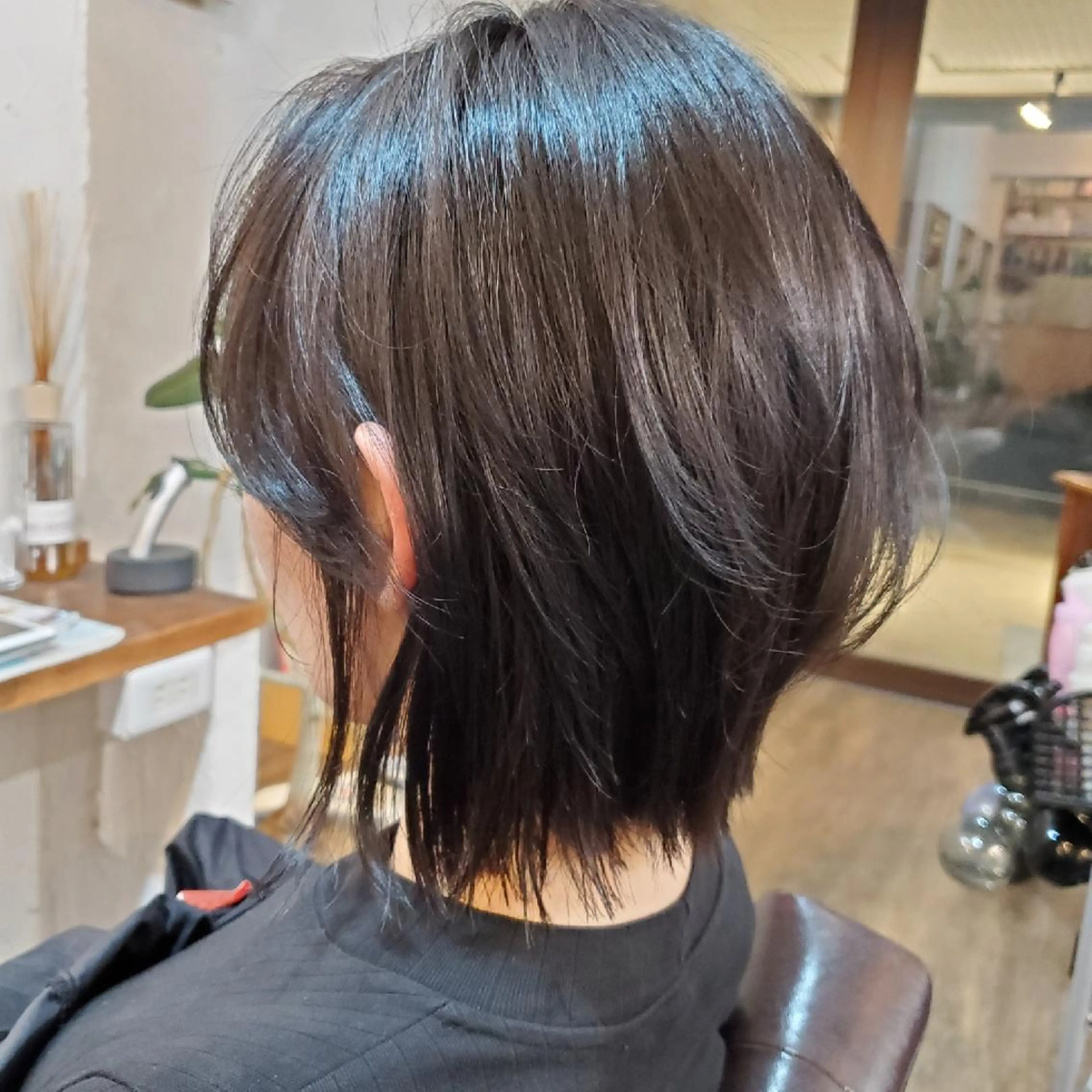 ショート カラー ブルーカラー ブルーグレー ブルーグレージュ グレージュ ネイビーカラー カット ヘアカラー トリートメント フリーランス所属・韓国ヘア レイヤー くびれヘアMATSUのヘアスタイル