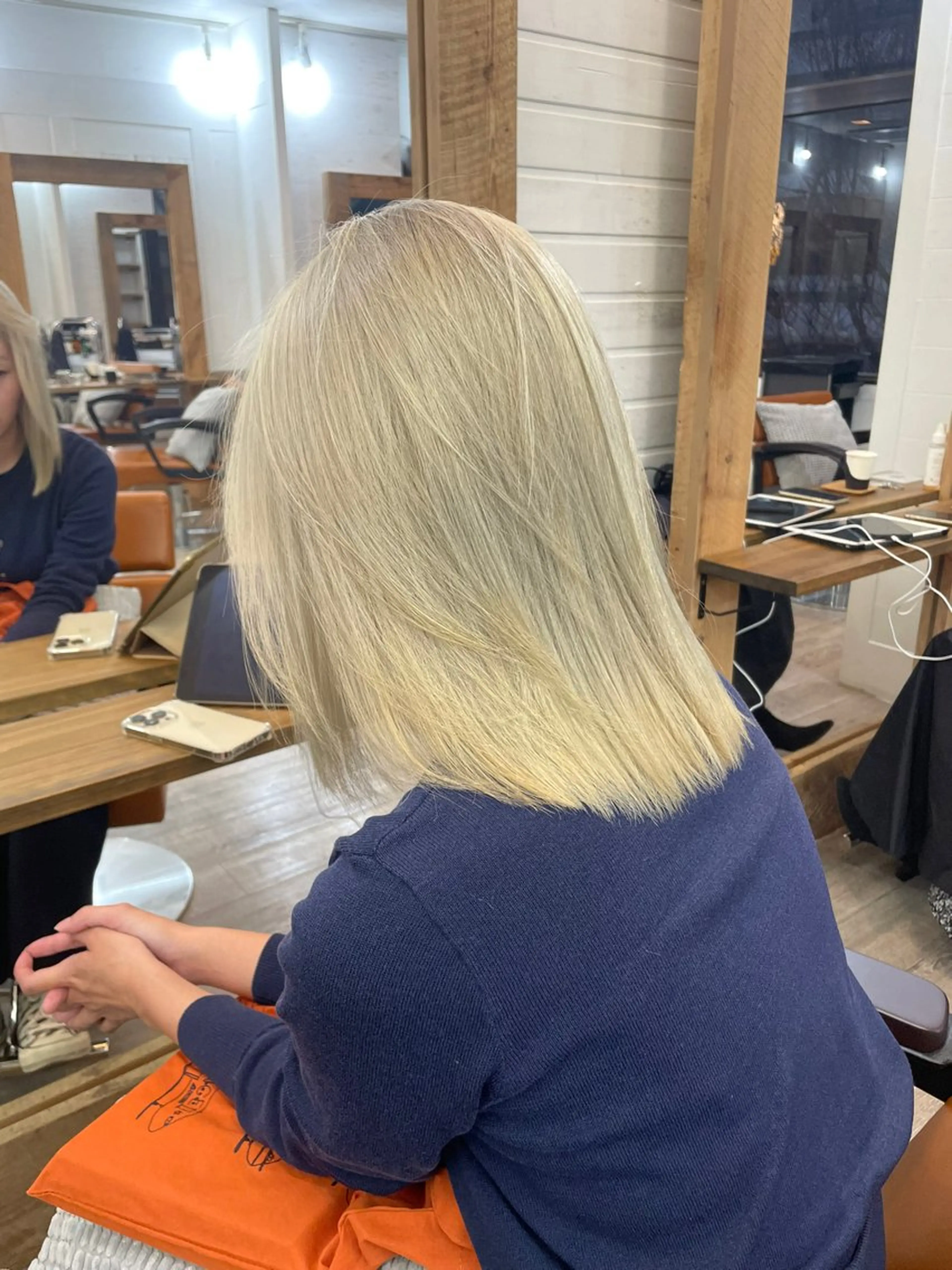 ミディアム カラー ブリーチ ブロンド カット ヘアカラー HIKARU副店長/ ✨️髪質改善のヘアスタイル