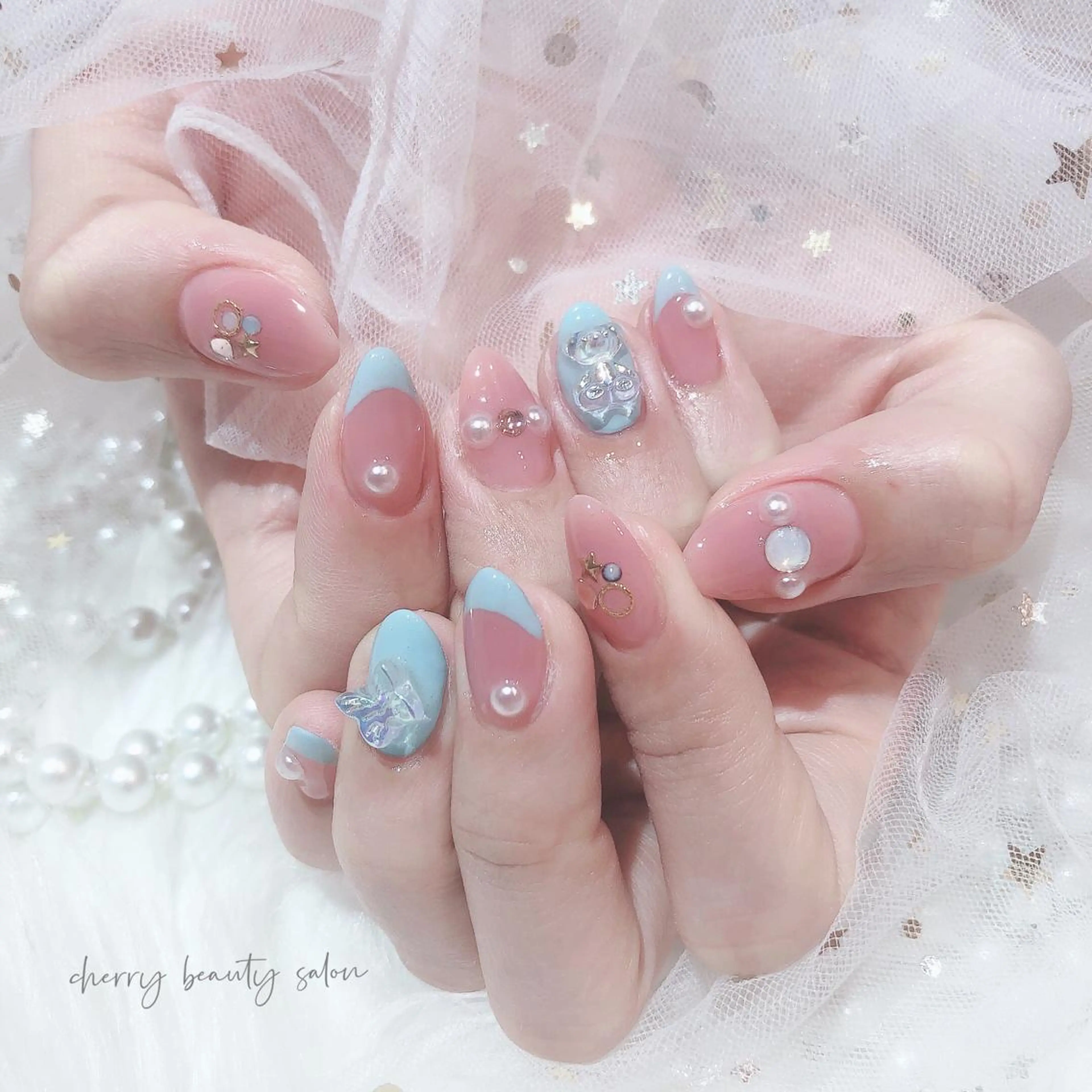 ミディアム SAKURA 🍒のネイルデザイン