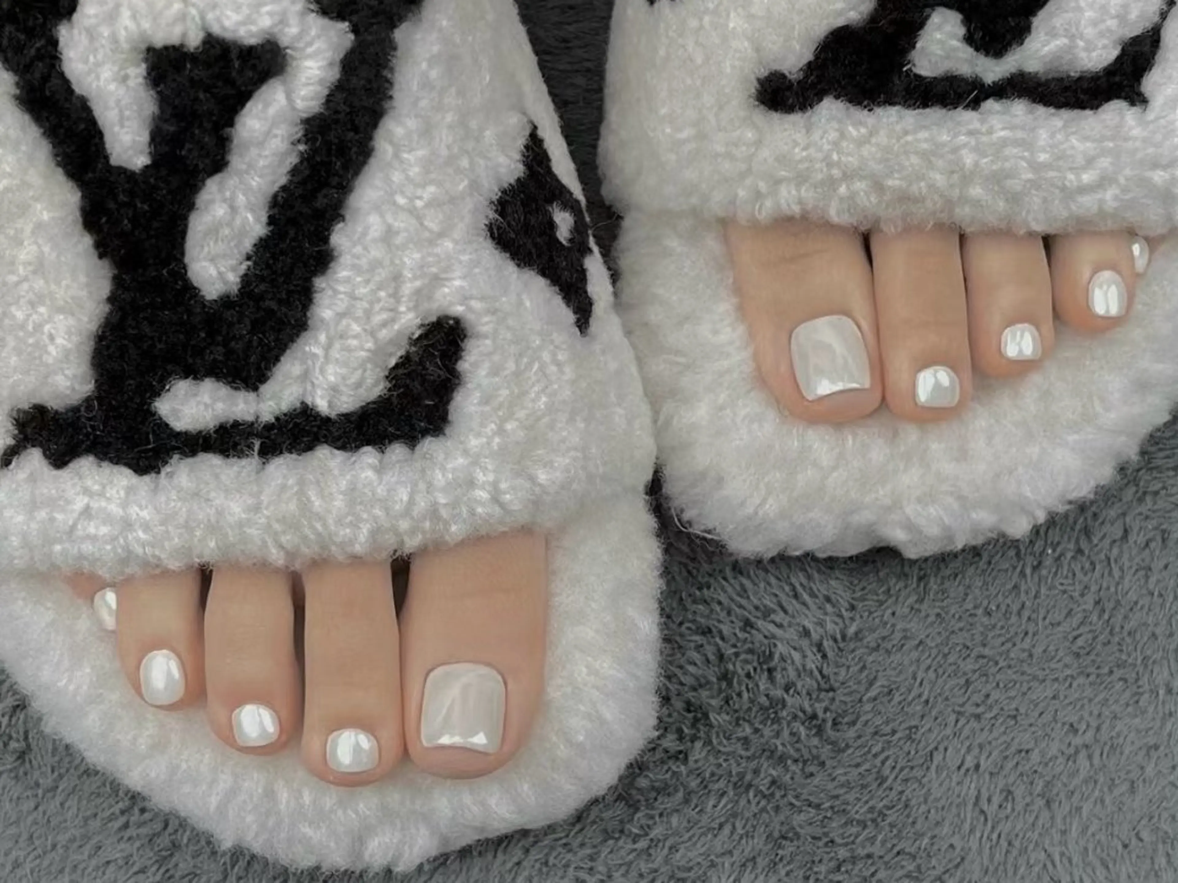 ネイル フットネイル ミラーネイル ワンカラーネイル フットネイル るか 池袋のネイルデザイン