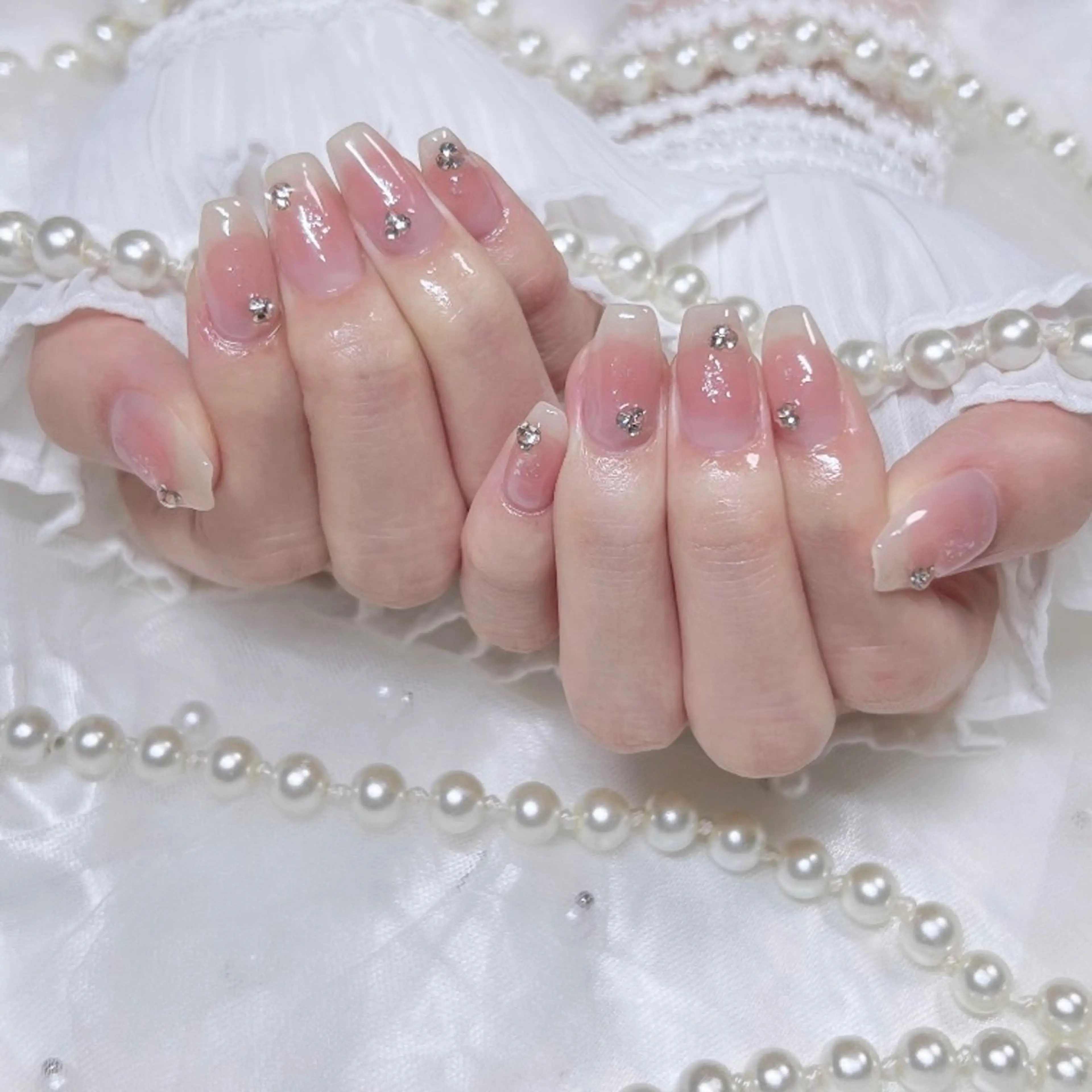 ネイル ハート ストーンネイル ハンドネイル Nail Salon Ćuu所属・Ćuu Nail kahoのネイルデザイン