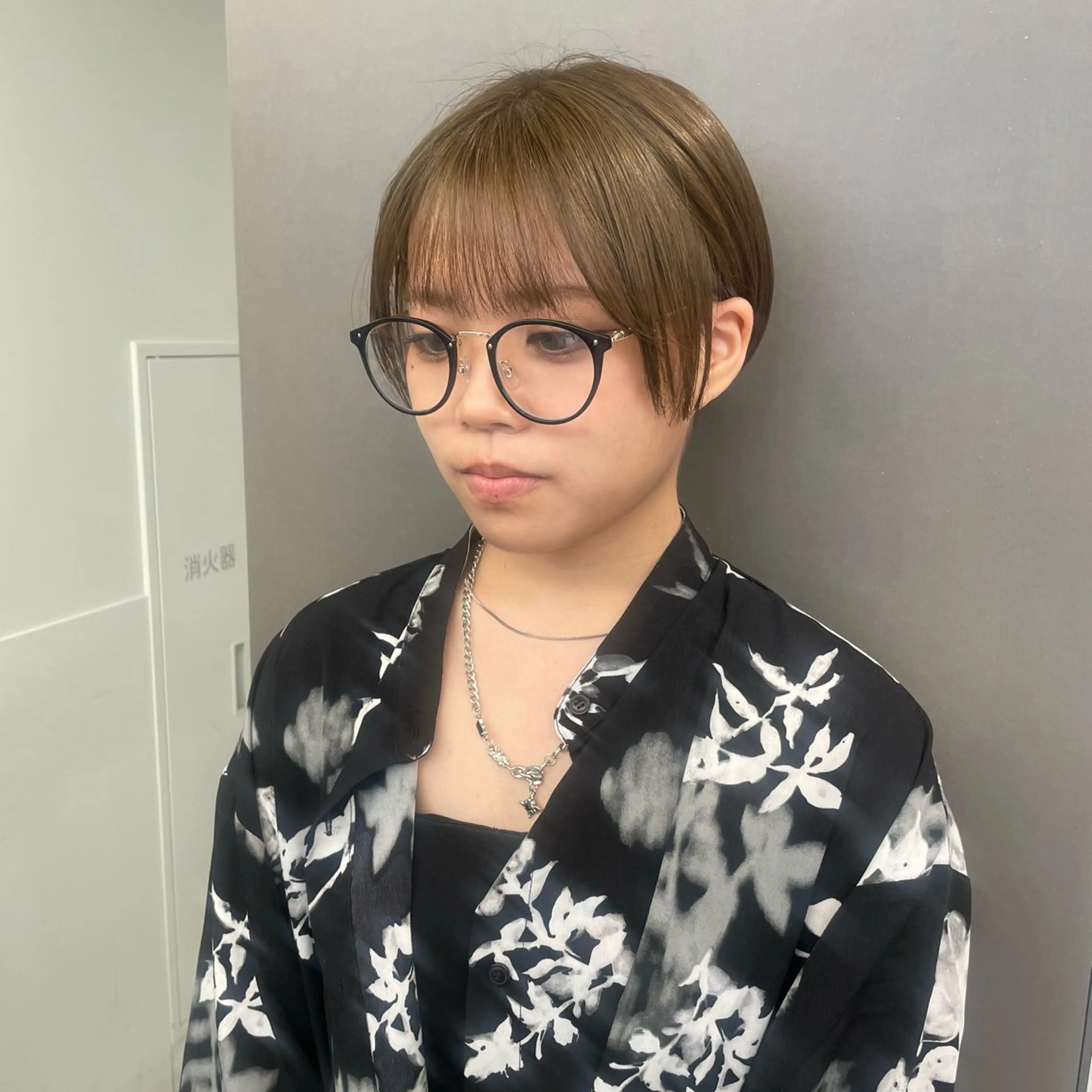 ショート カラー ベージュカラー ブリーチ 透明感カラー ダブルカラー イルミナカラー ヘアカラー トリートメント ブリーチ/レイヤー 🌻Mutsumiのヘアスタイル