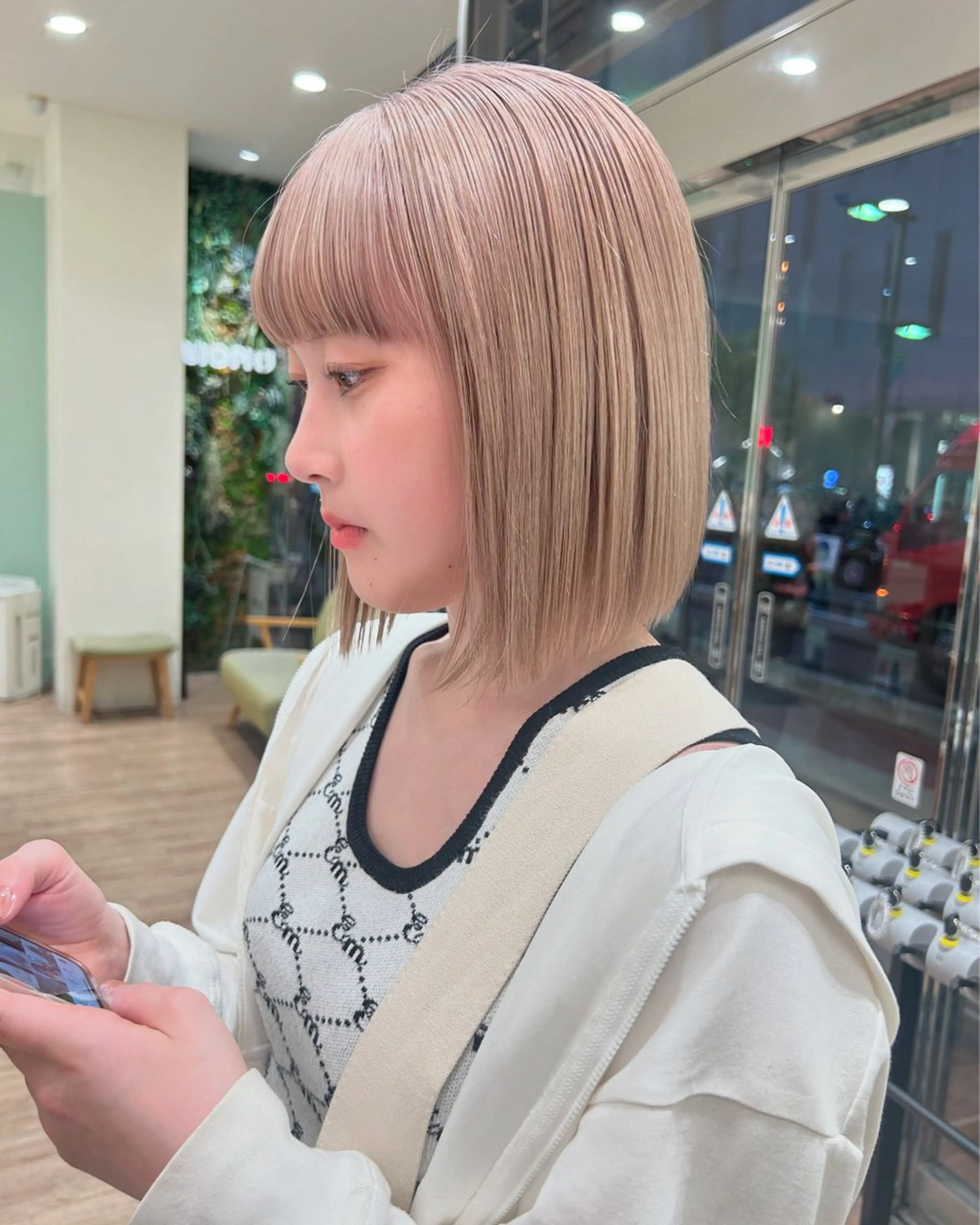 ミディアム ヘアカラー トリートメント ケアブリーチ 坪井佑樹のヘアスタイル