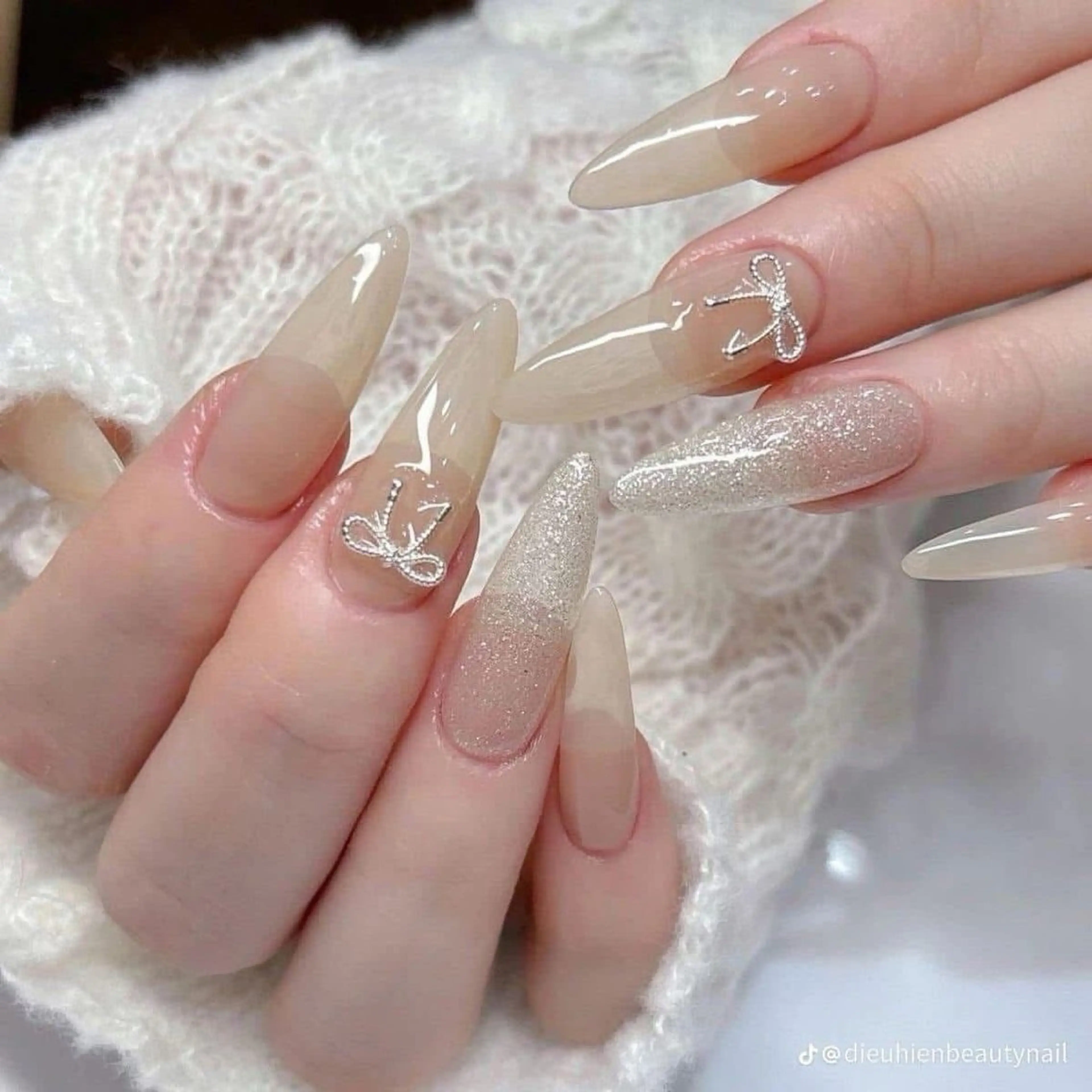 ネイル アートネイル チークネイル 韓国ネイル マグネットネイル ニュアンスネイル ハンドネイル NAILS168 新大久保店のネイルデザイン