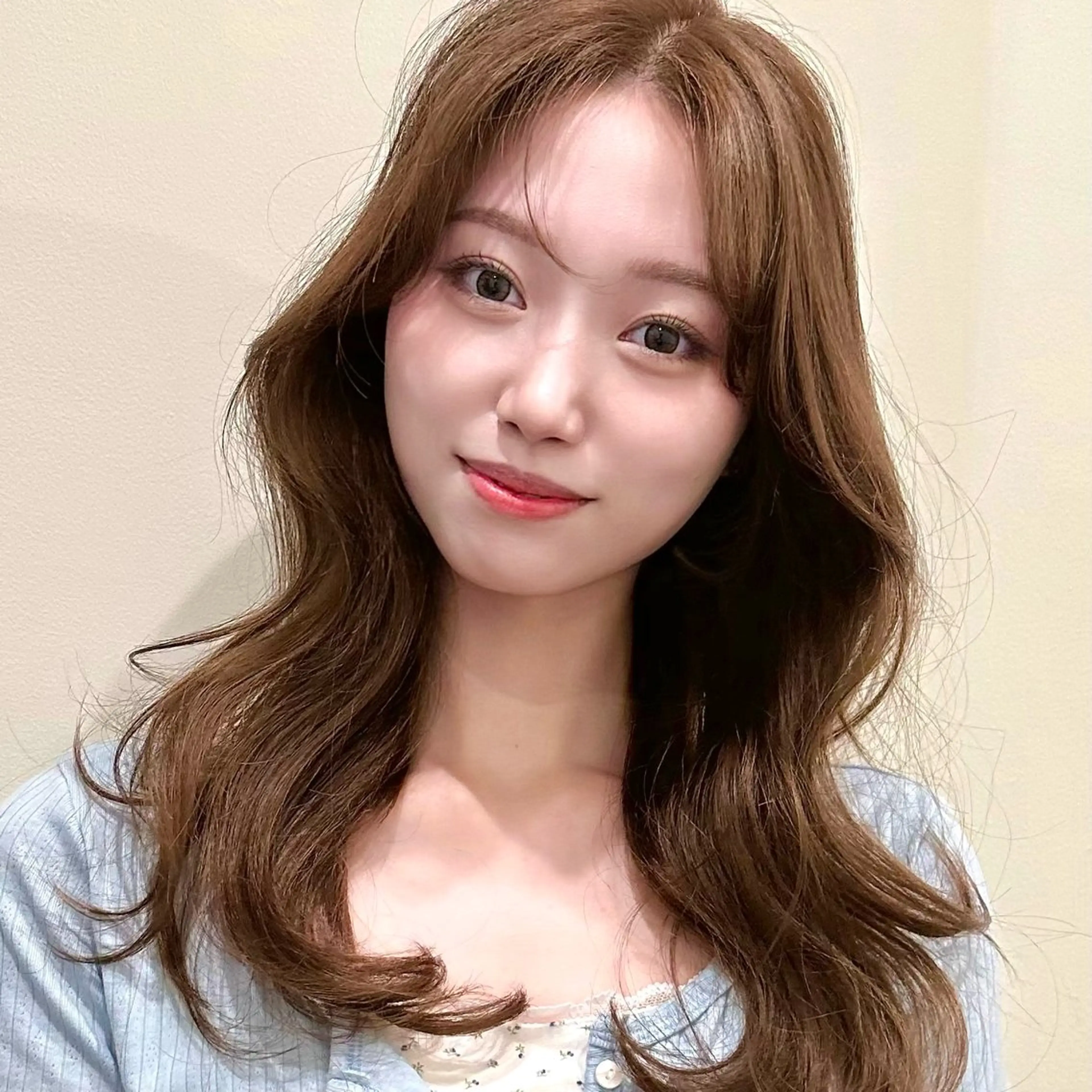 セミロング カット ヘアカラー トリートメント 🌹ハッシュカット、 レイヤー韓国ヘア🌹のヘアスタイル