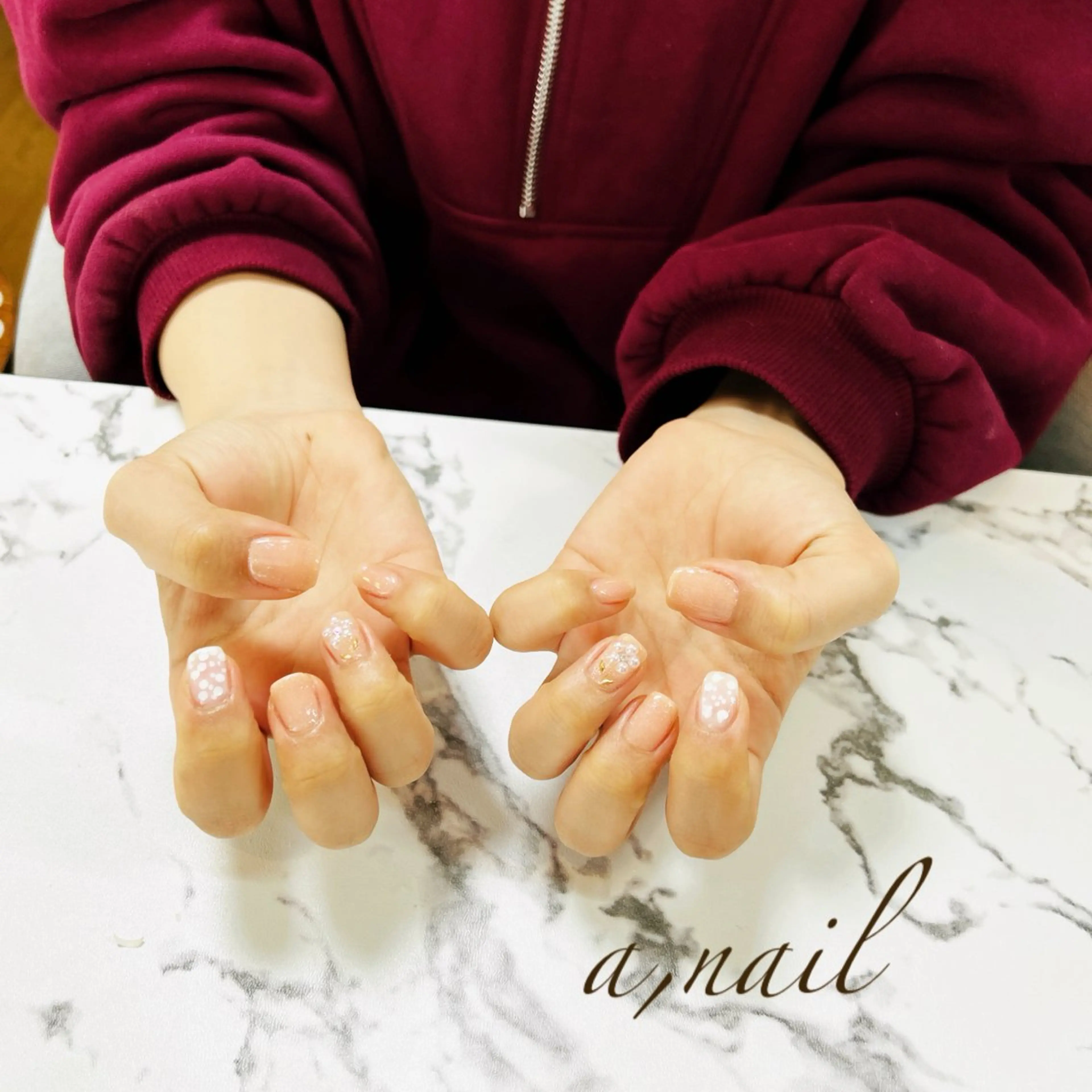 ネイル ドット フラワーネイル オフィスネイル シンプルネイル 春ネイル ハンドネイル ネイルサロン エーネイルのネイルデザイン