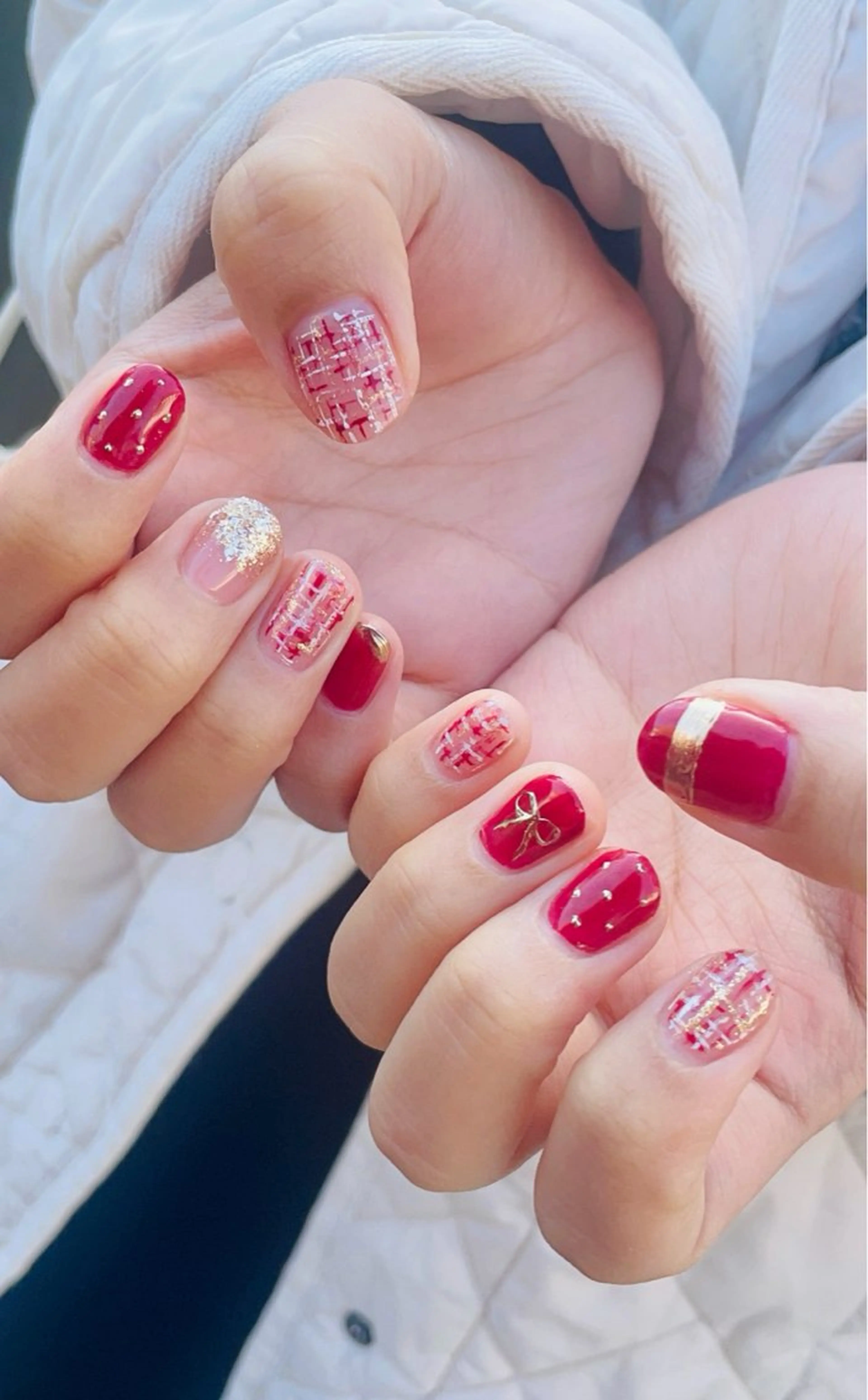 ネイル ボルドー ミラーネイル リボン ツイードネイル Kuroki Yurikaのネイルデザイン