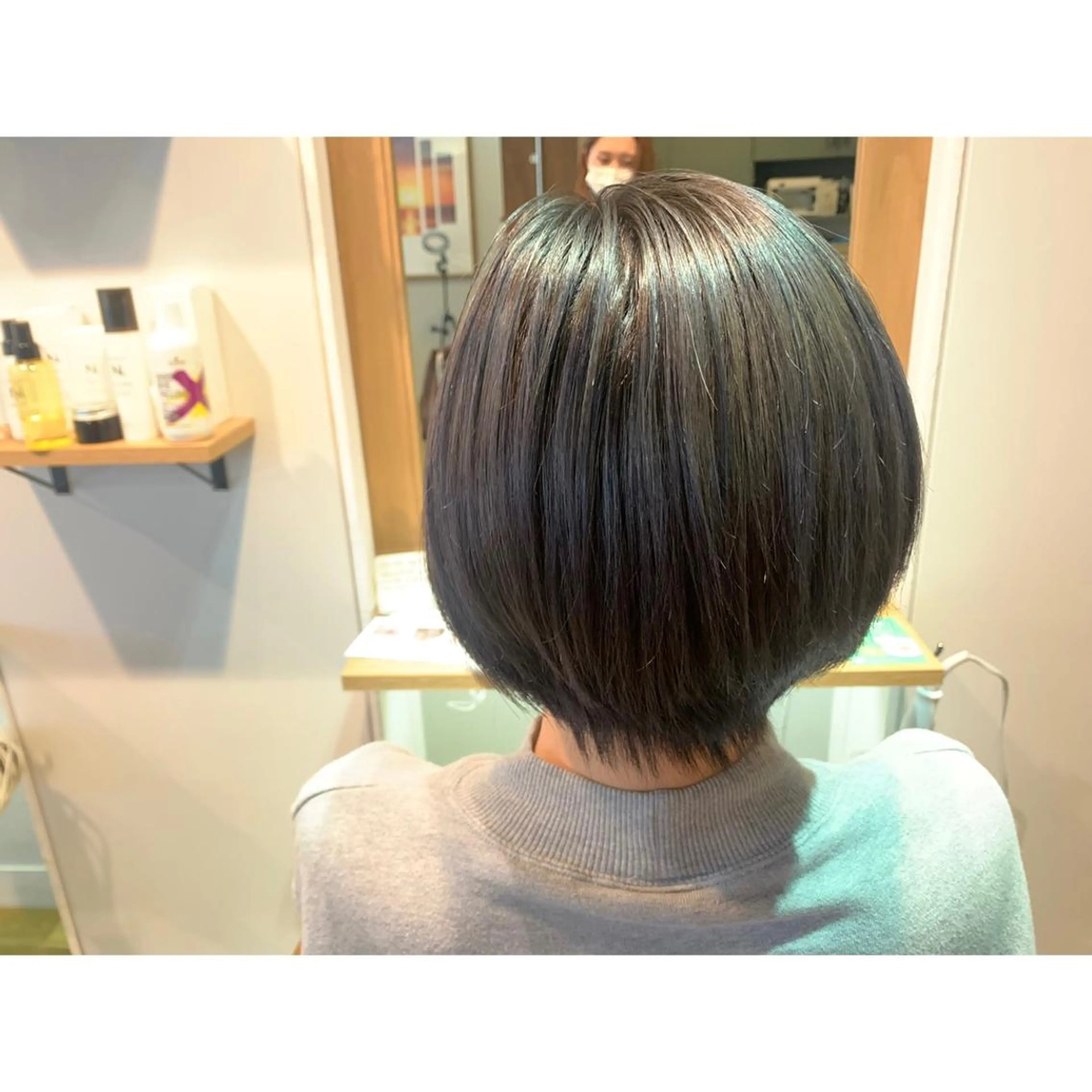 ショート カラー ブルーカラー ブルーグレー ヘアカラー トリートメント ツキダテ ユイのヘアスタイル