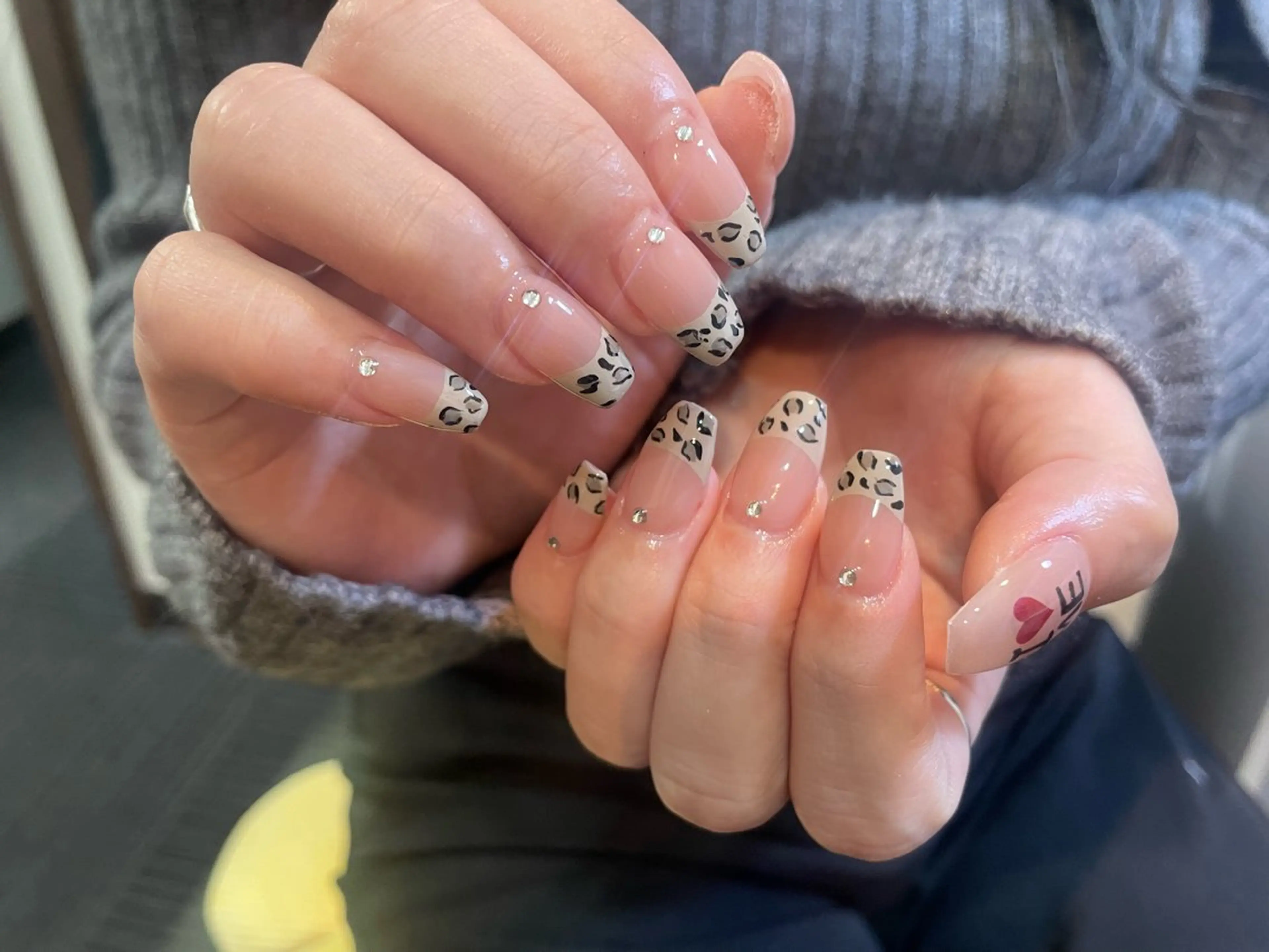 ネイル オーロラネイル 長さ出し フレンチネイル ジェルネイル ガラスフレンチ ハンドネイル Rela・S NAILのネイルデザイン