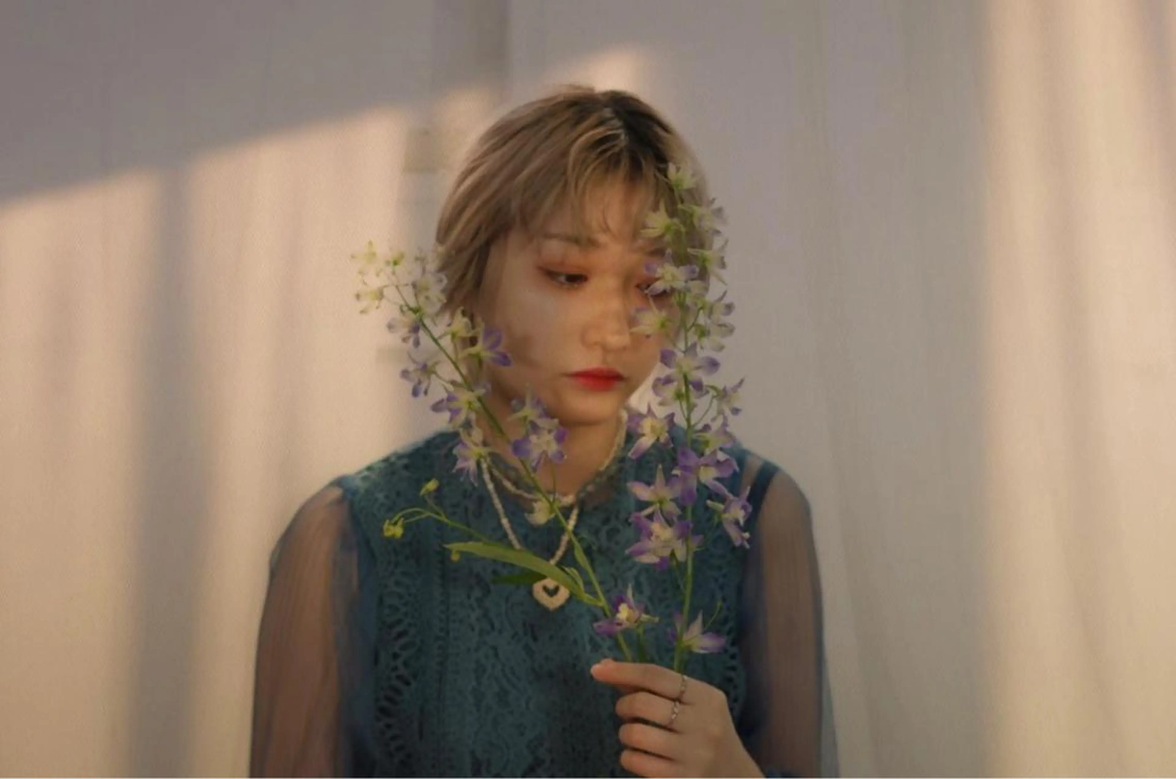 ミディアム カラー ヘアアレンジ ケアブリーチ/ ハイトーン/牧野のヘアスタイル